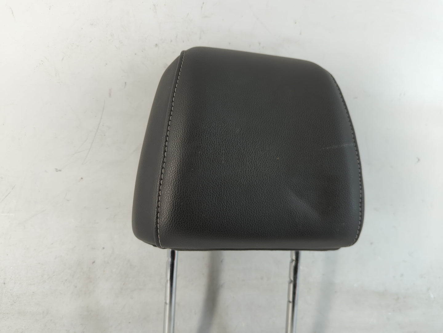 2013-2015 Ford Escape Headrest Head Rest Front Driver Passenger Seat Fits Fits 2013 2014 2015 OEM Used Auto Parts - Oemuseda