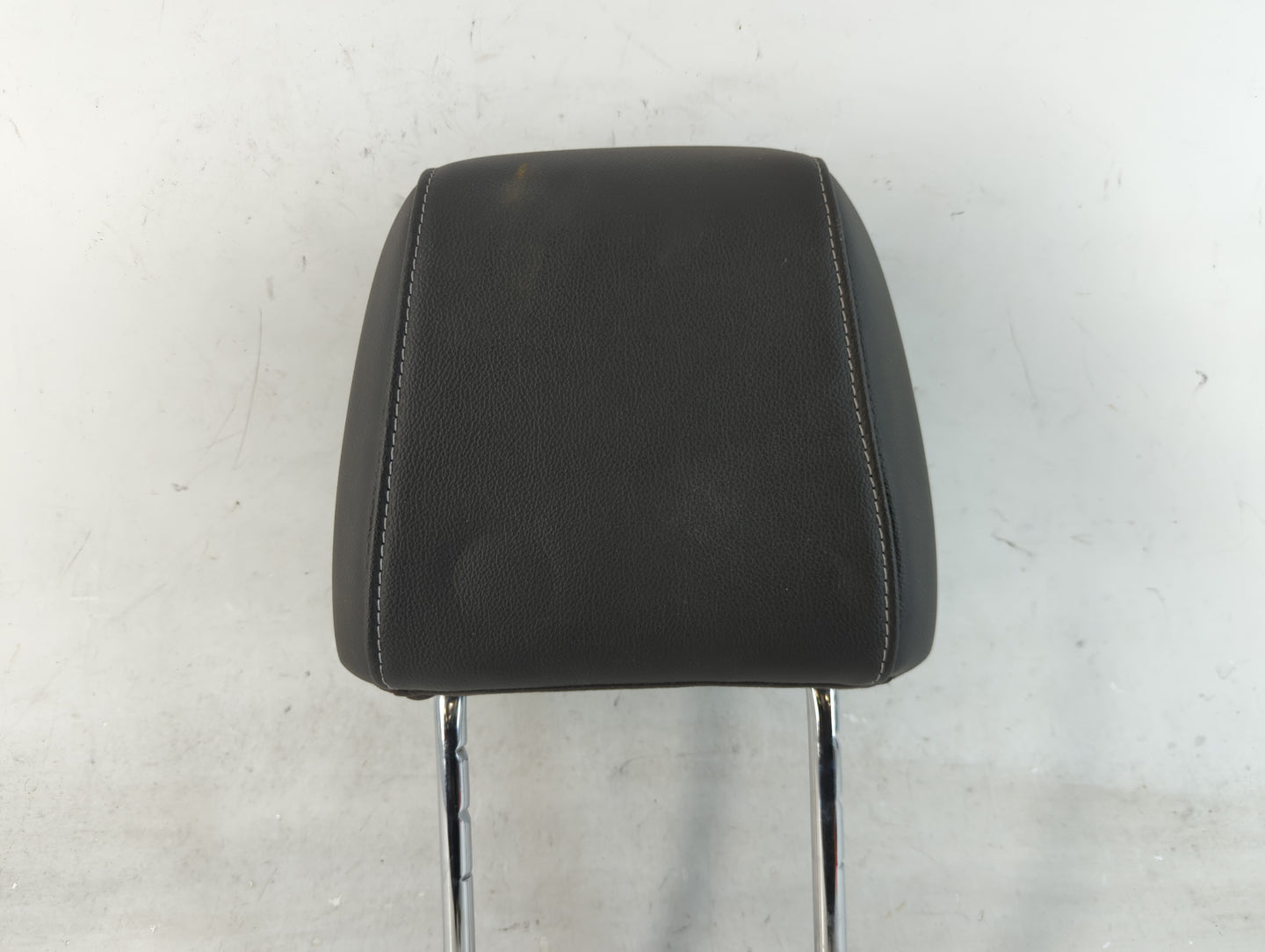 2013-2015 Ford Escape Headrest Head Rest Front Driver Passenger Seat Fits Fits 2013 2014 2015 OEM Used Auto Parts - Oemuseda