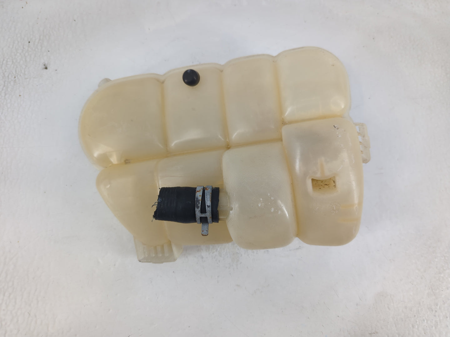 2013-2016 Ford Escape Radiator Coolant Overflow Expansion Tank Bottle 793227 - Oemusedautoparts1.com