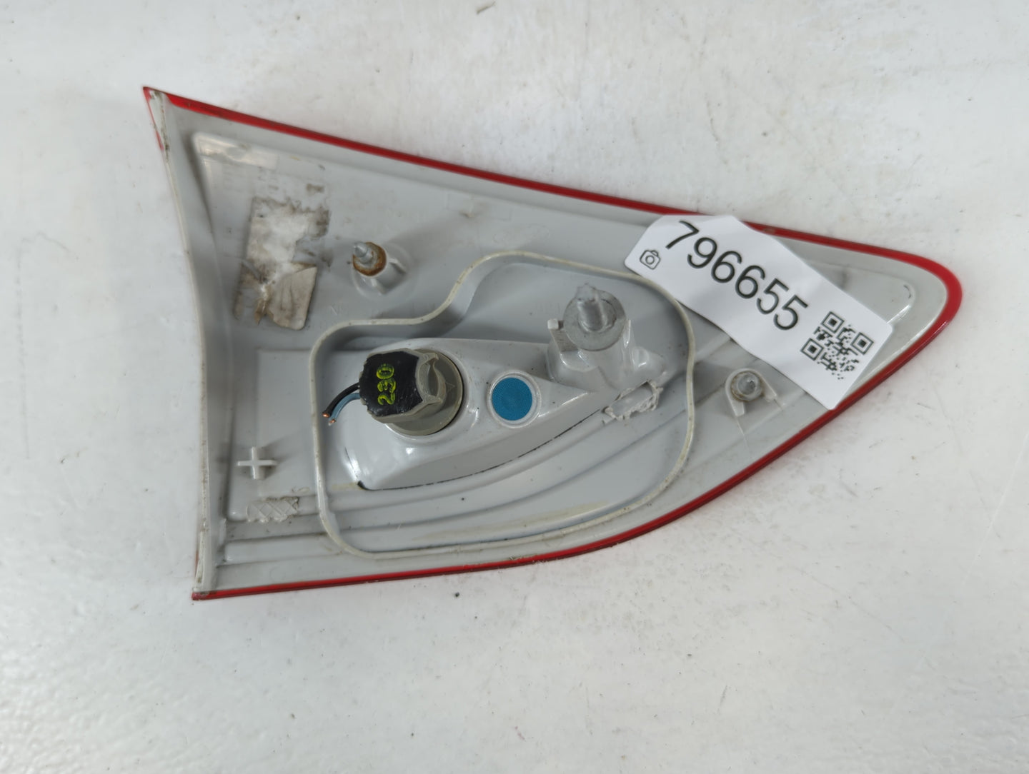 2013 Ford Escape Tail Light Assembly Passenger Right OEM Fits OEM Used Auto Parts - Oemusedautoparts1.com