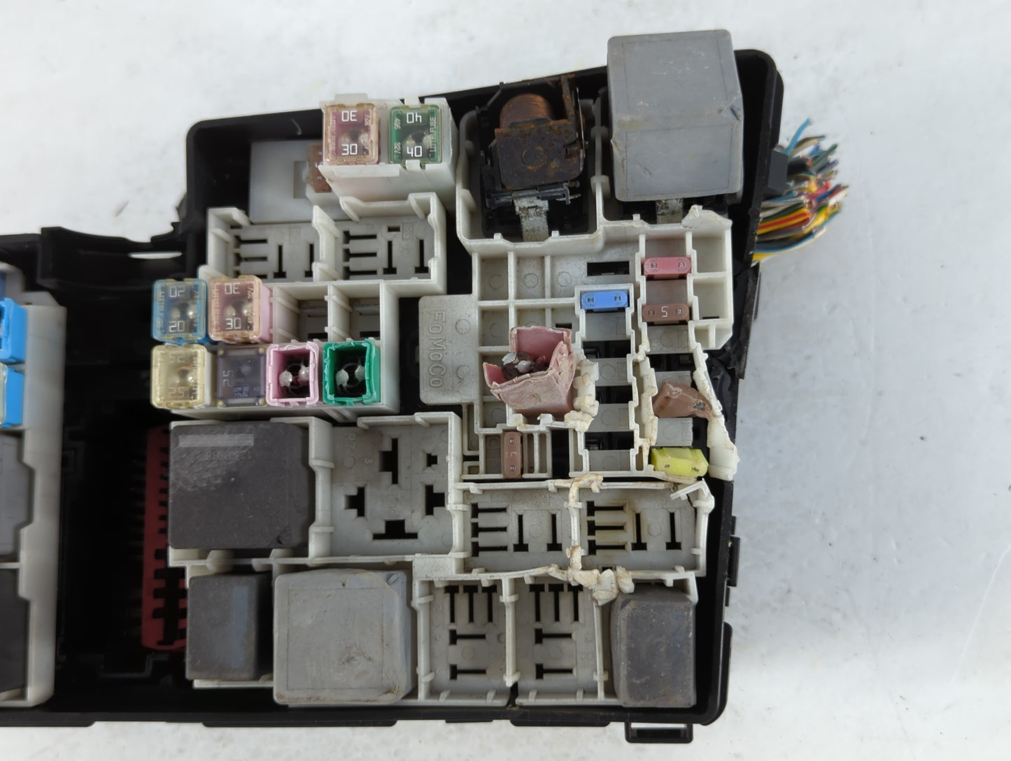 2013-2016 Ford Escape Fusebox Fuse Box Panel Relay Module P/N:5B0Q10107 AV6T-14A067-AC Fits Fits 2013 2014 2015 2016 OEM Use