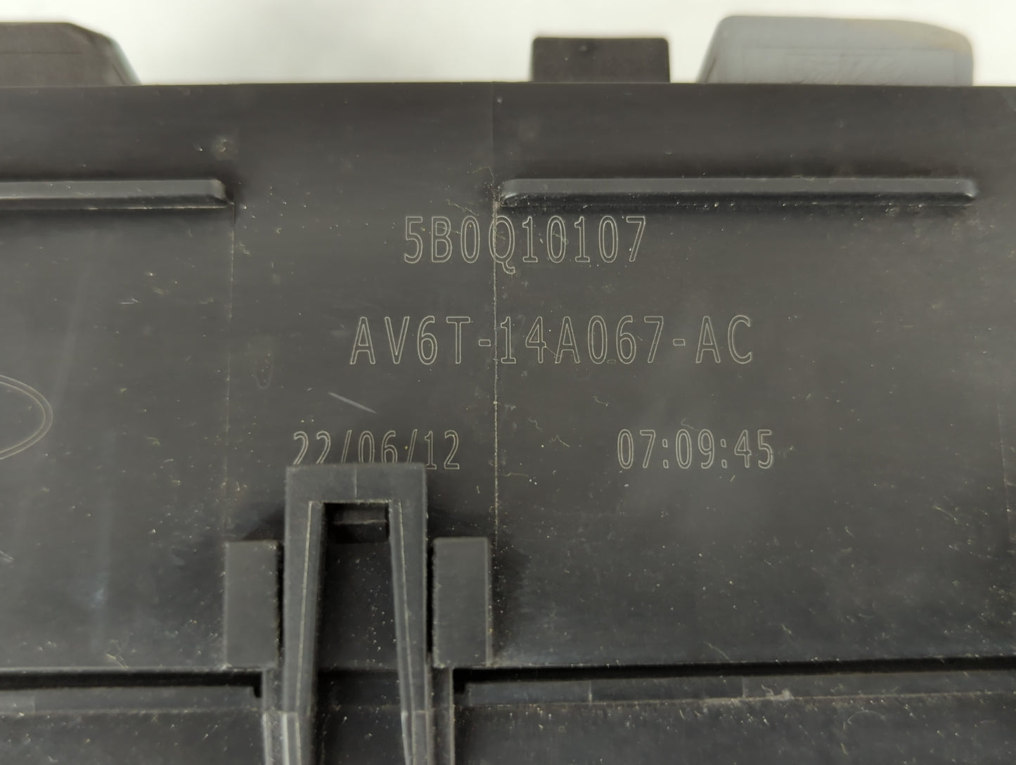 2013-2016 Ford Escape Fusebox Fuse Box Panel Relay Module P/N:5B0Q10107 AV6T-14A067-AC Fits Fits 2013 2014 2015 2016 OEM Use