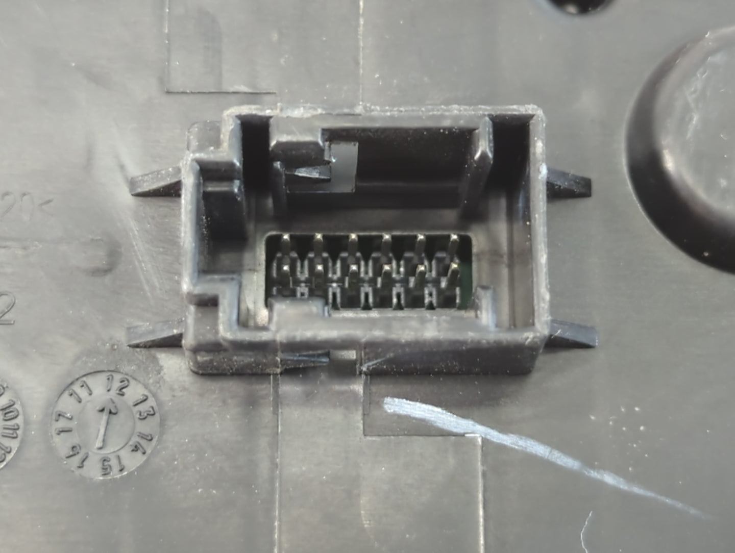 2013 Ford Escape Instrument Cluster Speedometer Gauges Fits OEM Used Auto Parts - Oemusedautoparts1.com