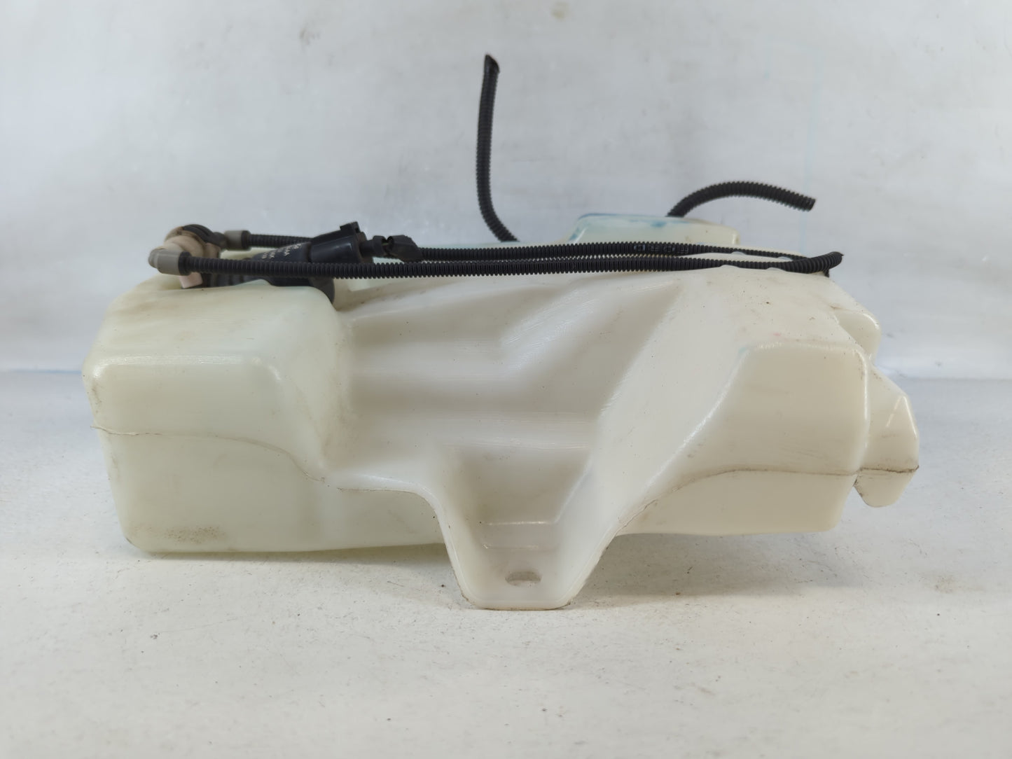 2013-2014 Ford Escape Windshield Washer Fluid Reservoir Bottle Oem 819917 - Oemusedautoparts1.com
