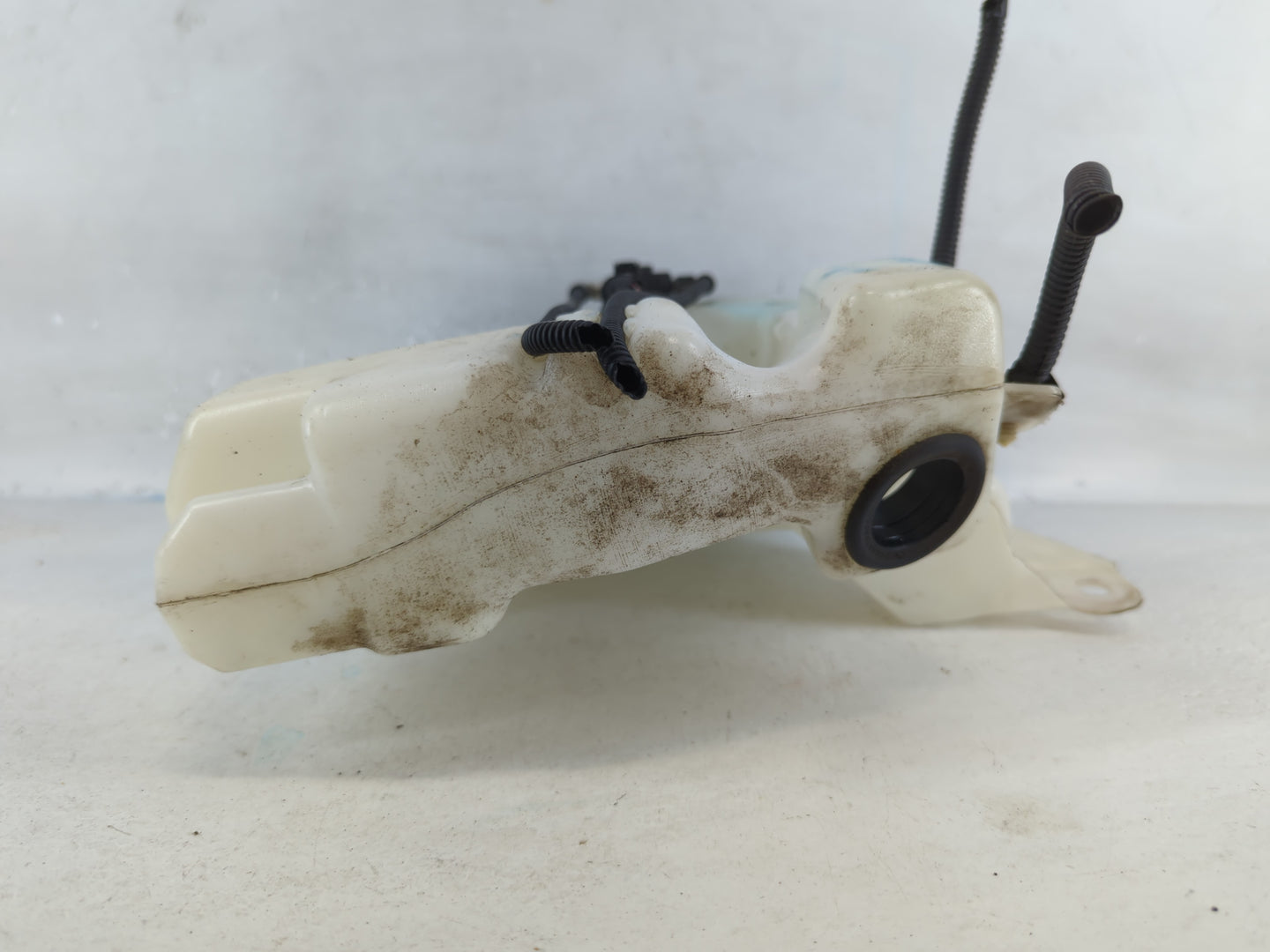 2013-2014 Ford Escape Windshield Washer Fluid Reservoir Bottle Oem 819917 - Oemusedautoparts1.com