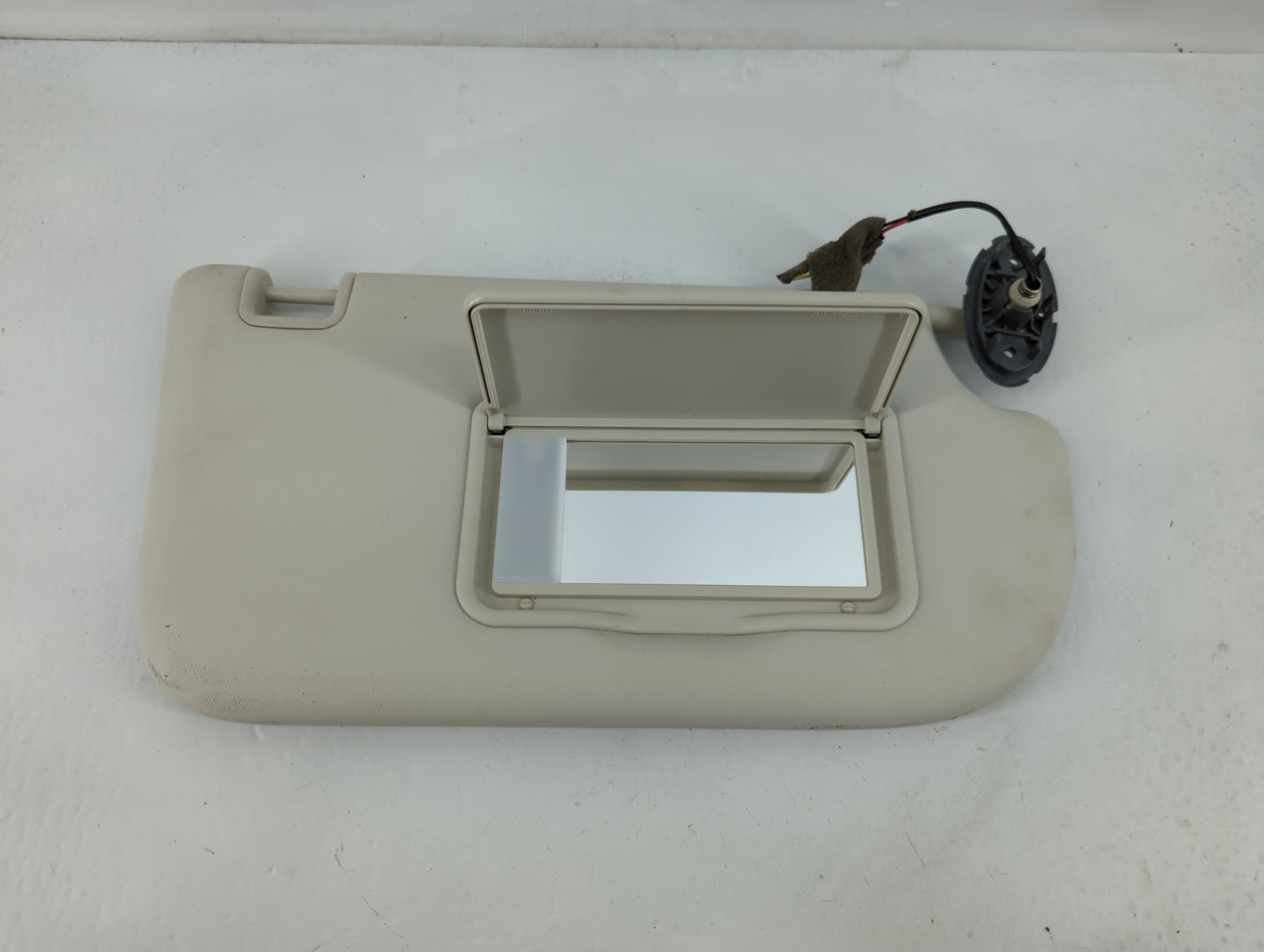 2013-2019 Ford Escape Sun Visor Shade Replacement Passenger Right Mirror Fits Fits 2013 2014 2015 2016 2017 2018 2019 OEM Us