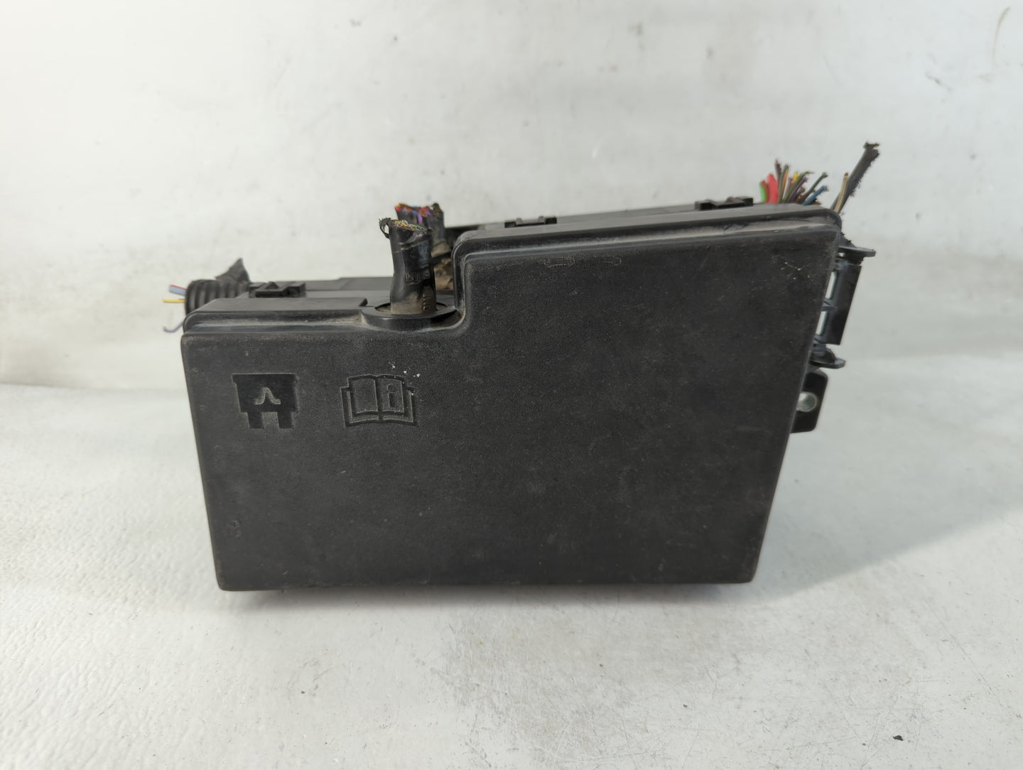 2013-2016 Ford Escape Fusebox Fuse Box Panel Relay Module P/N:AV6T-14A067-AC Fits Fits 2013 2014 2015 2016 OEM Used Auto Par