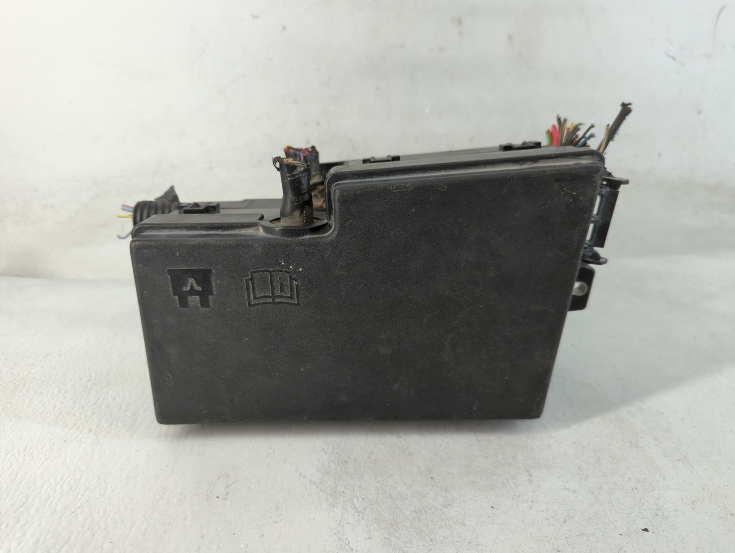 2013-2016 Ford Escape Fusebox Fuse Box Panel Relay Module P/N:AV6T-14A067-AC Fits Fits 2013 2014 2015 2016 OEM Used Auto Par