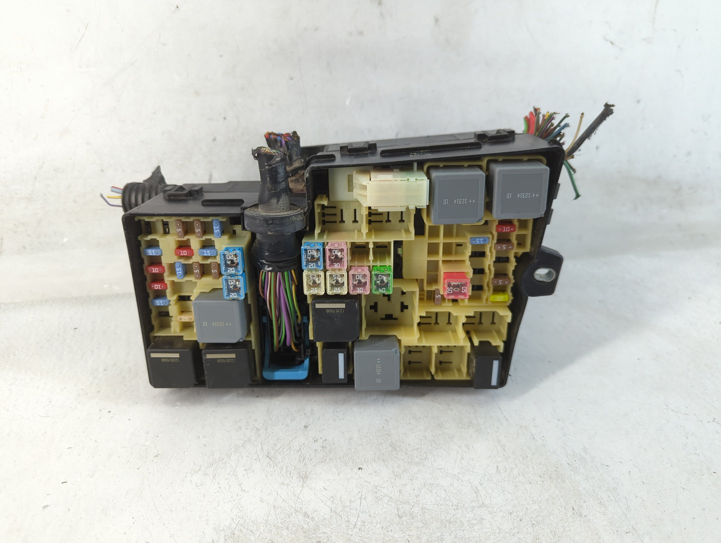 2013-2016 Ford Escape Fusebox Fuse Box Panel Relay Module P/N:AV6T-14A067-AC Fits Fits 2013 2014 2015 2016 OEM Used Auto Par