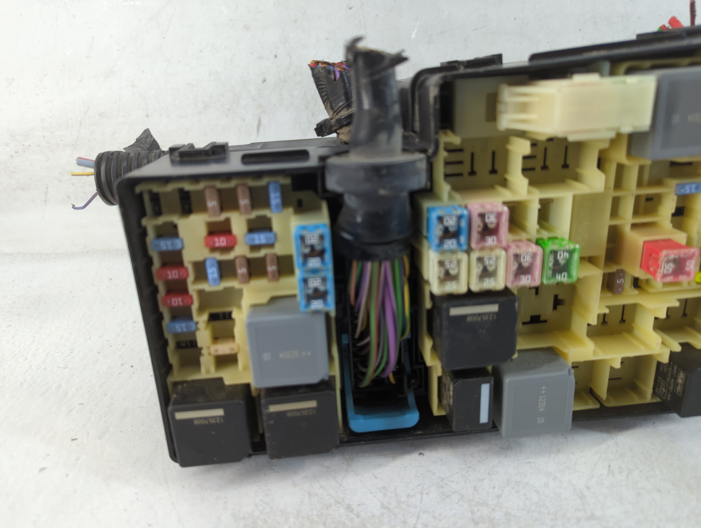 2013-2016 Ford Escape Fusebox Fuse Box Panel Relay Module P/N:AV6T-14A067-AC Fits Fits 2013 2014 2015 2016 OEM Used Auto Par