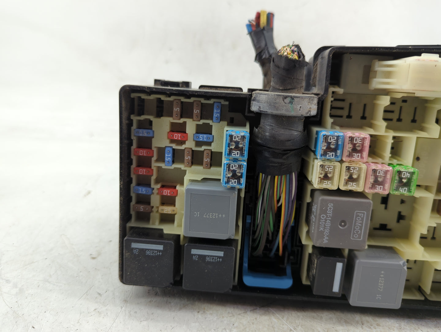 2013-2016 Ford Escape Fusebox Fuse Box Panel Relay Module Fits Fits 2013 2014 2015 2016 OEM Used Auto Parts - Oemusedautopar