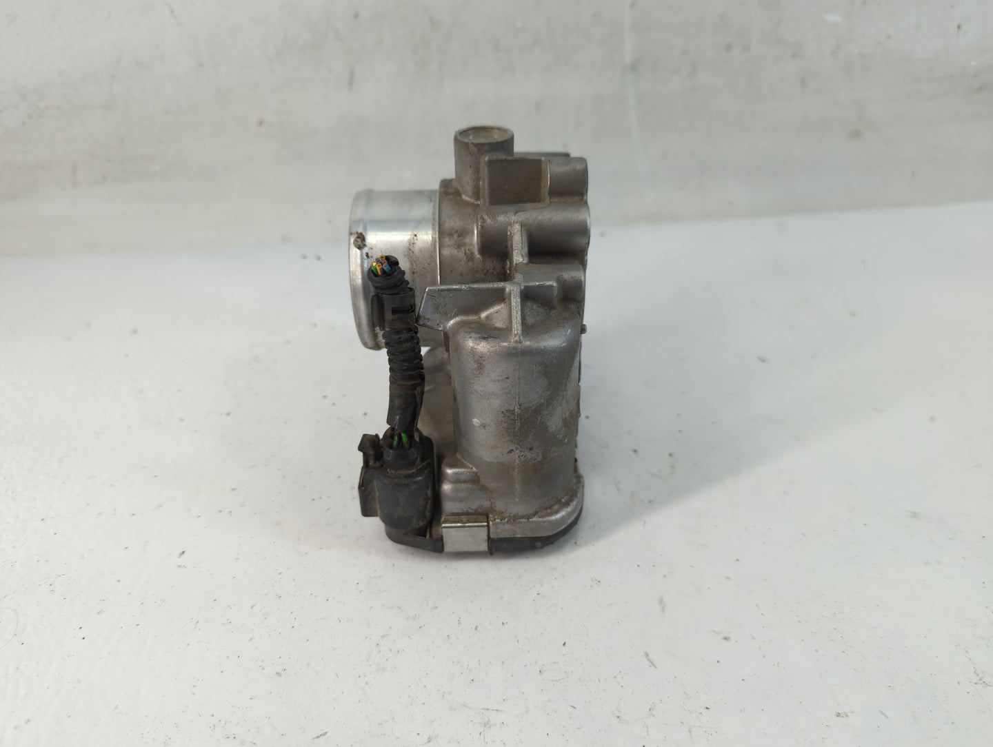 2013-2016 Ford Escape Throttle Body P/N:7S7G-9F991-CA Fits Fits 2013 2014 2015 2016 2017 2018 2019 OEM Used Auto Parts - Oem