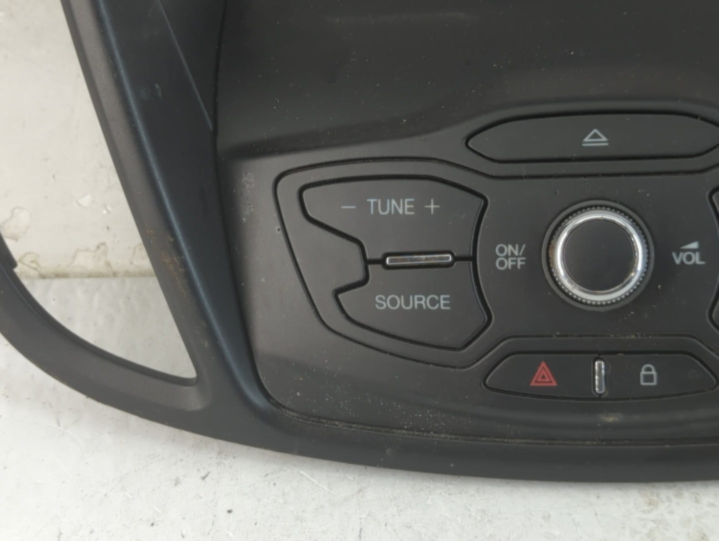 2013-2016 Ford Escape Radio AM FM Cd Player Receiver Replacement P/N:049868 BL J54 18835 ED3JA6 Fits Fits 2013 2014 2015 201