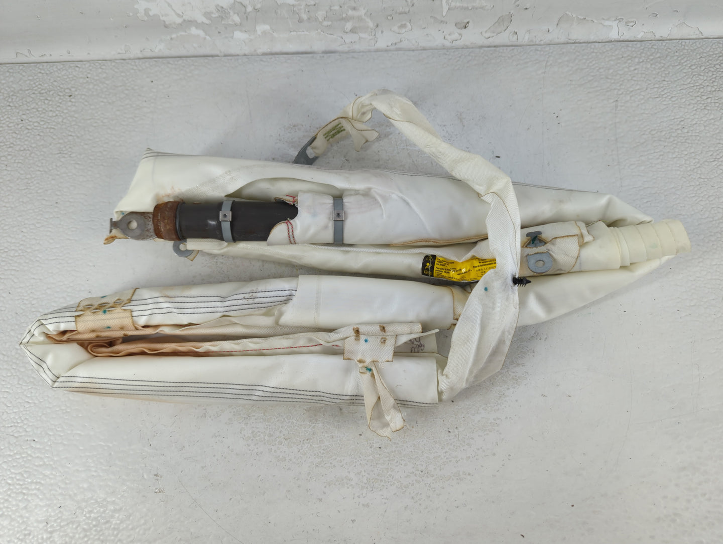 2013-2014 Ford Escape Air Bag Passenger Right Dashboard OEM P/N:CJ54-74042D94-AA Fits Fits 2013 2014 2015 OEM Used Auto Part