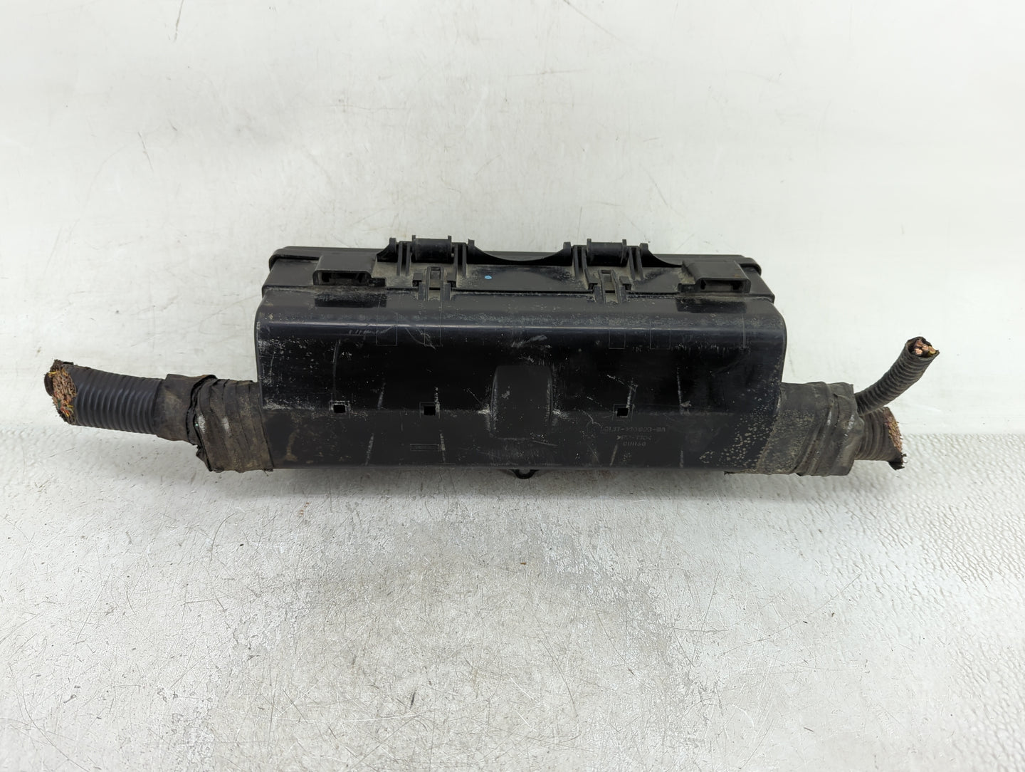 2009-2014 Ford Expedition Fusebox Fuse Box Panel Relay Module P/N:9L1T-14A003-BA Fits Fits 2009 2010 2011 2012 2013 2014 OEM
