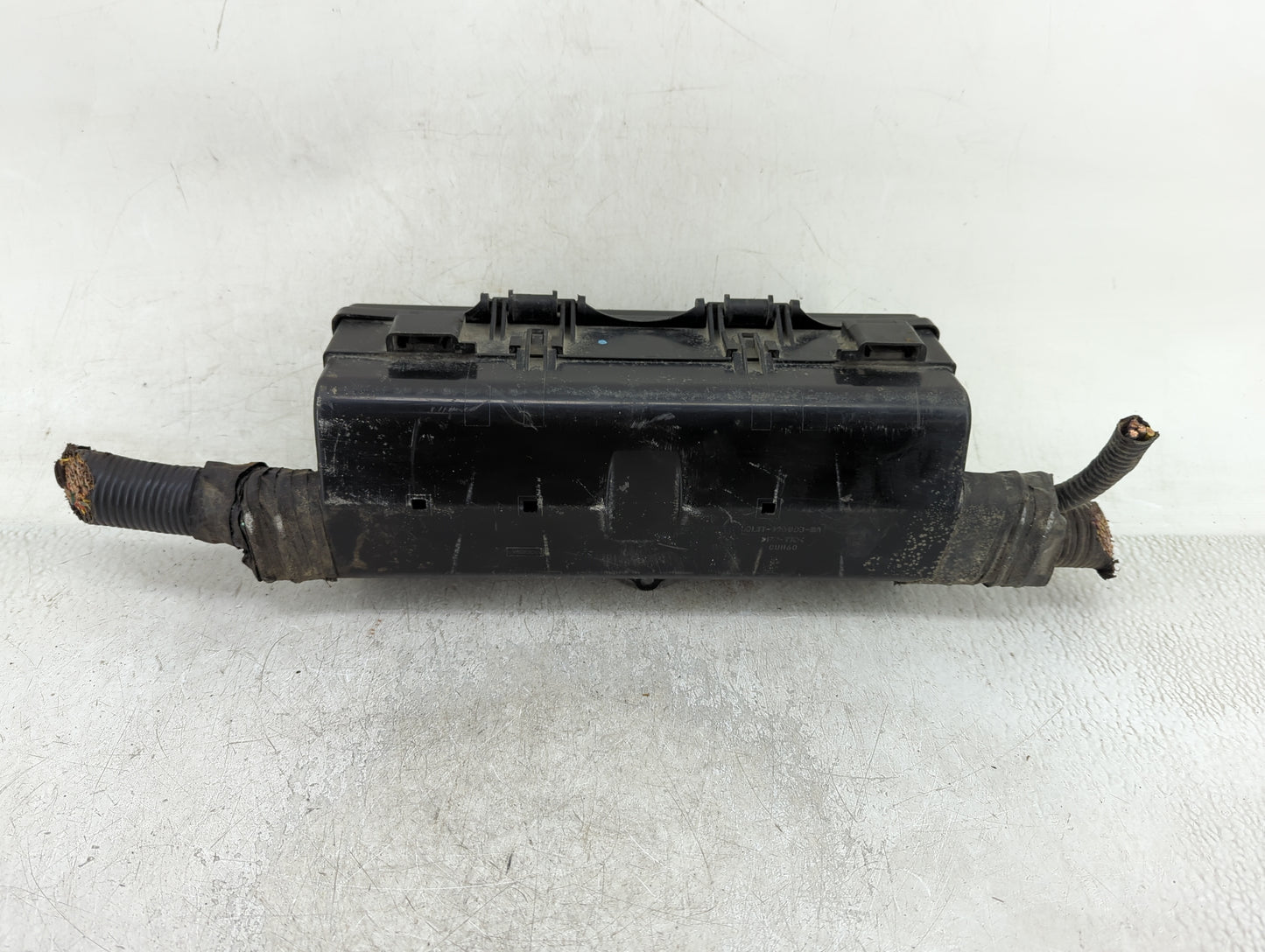 2009-2014 Ford Expedition Fusebox Fuse Box Panel Relay Module P/N:9L1T-14A003-BA Fits Fits 2009 2010 2011 2012 2013 2014 OEM
