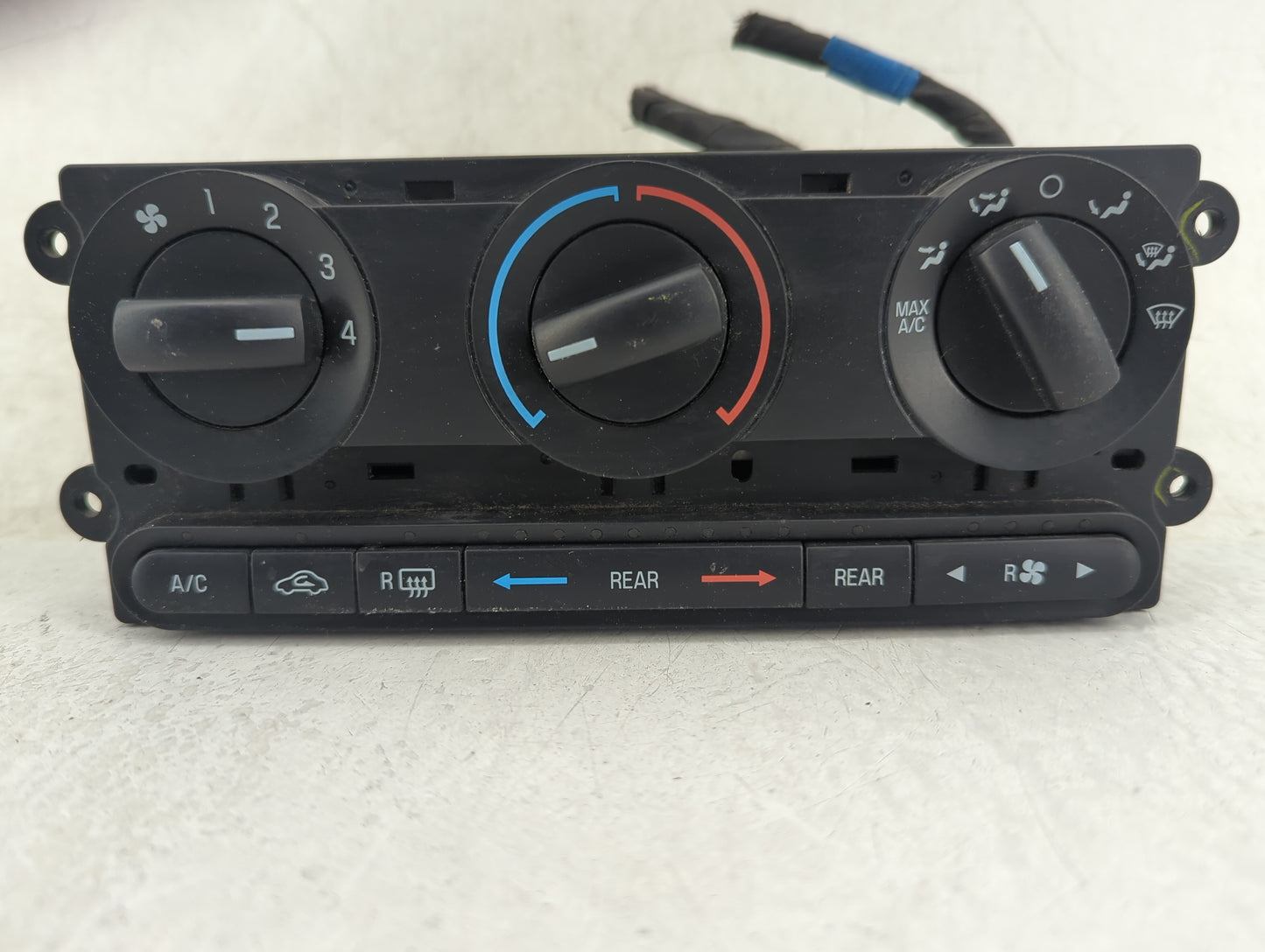 2013 Ford Expedition Climate Control Module Temperature AC/Heater Replacement P/N:8UGW8433E Fits OEM Used Auto Parts - Oemus