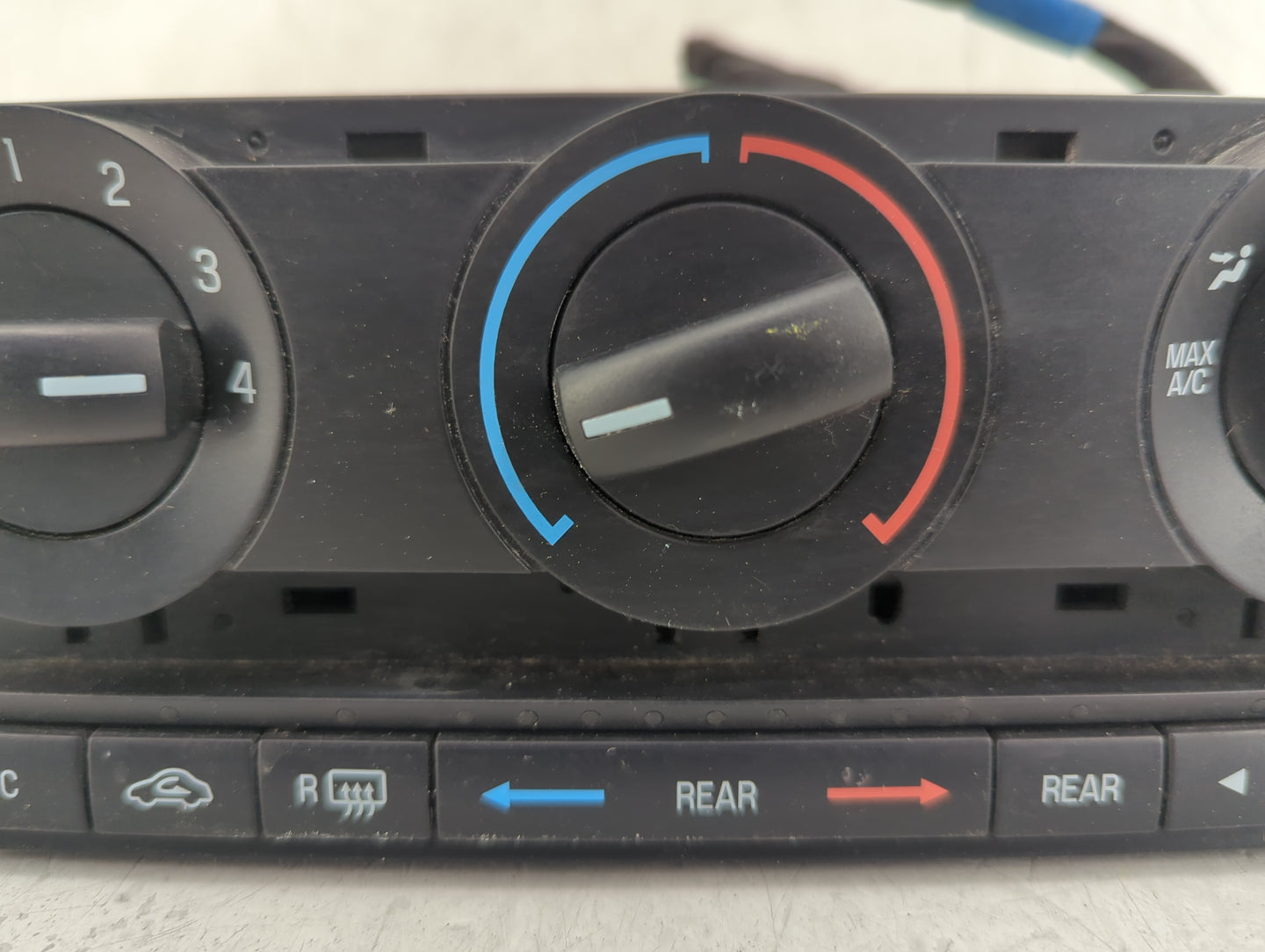 2013 Ford Expedition Climate Control Module Temperature AC/Heater Replacement P/N:8UGW8433E Fits OEM Used Auto Parts - Oemus