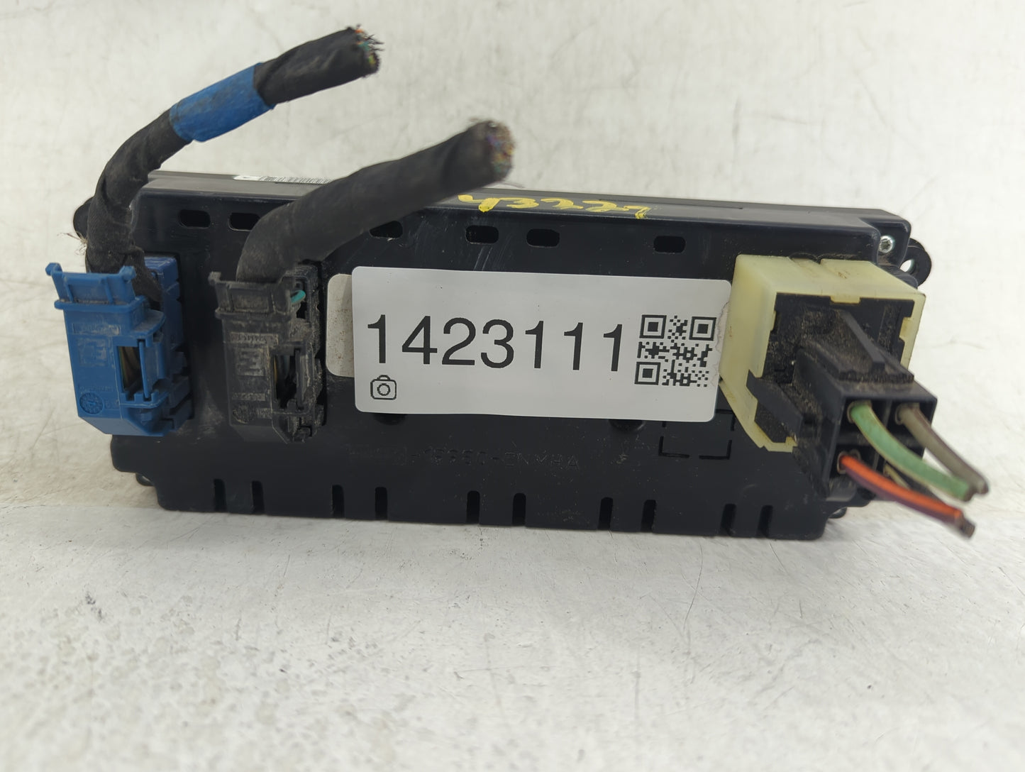 2013 Ford Expedition Climate Control Module Temperature AC/Heater Replacement P/N:8UGW8433E Fits OEM Used Auto Parts - Oemus