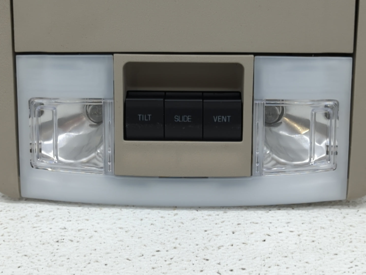 2009-2014 Ford Expedition Center Floor Console P/N:080 7452 Fits Fits 2009 2010 2011 2012 2013 2014 OEM Used Auto Parts - Oe