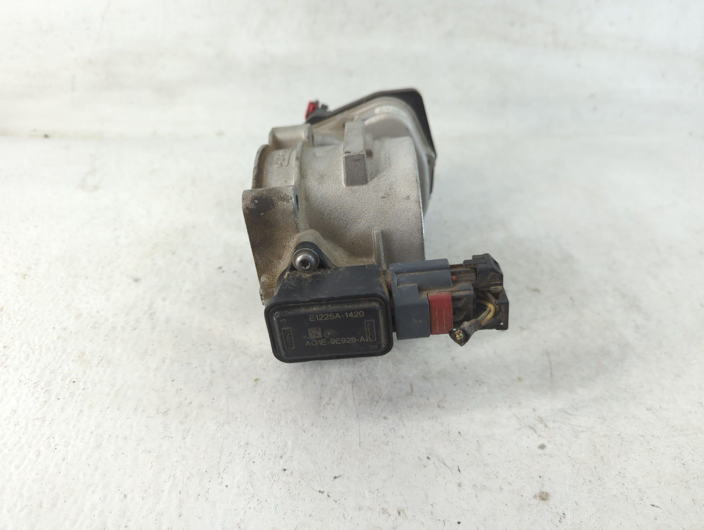 2013 Ford Expedition Throttle Body P/N:10033 C108Q 8L3E-9F991-CA Fits Fits 2010 2011 2012 2014 OEM Used Auto Parts - Oemused