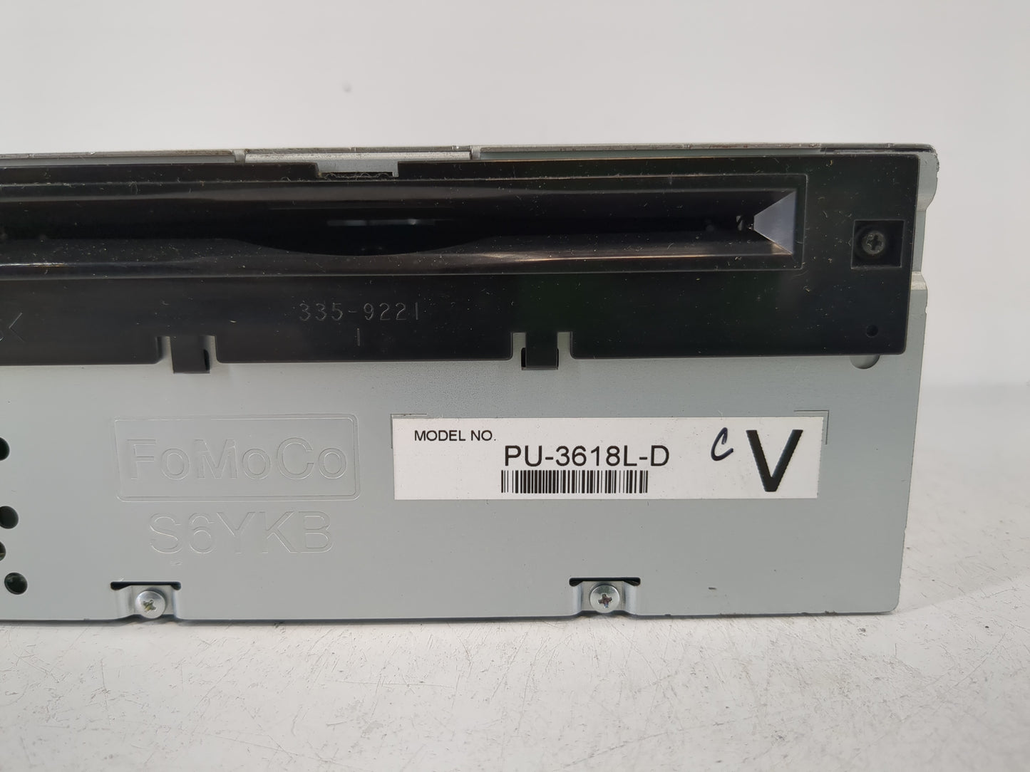 2013-2014 Ford Explorer Radio AM FM Cd Player Receiver Replacement P/N:DB5T-19C107-GD Fits Fits 2013 2014 OEM Used Auto Part
