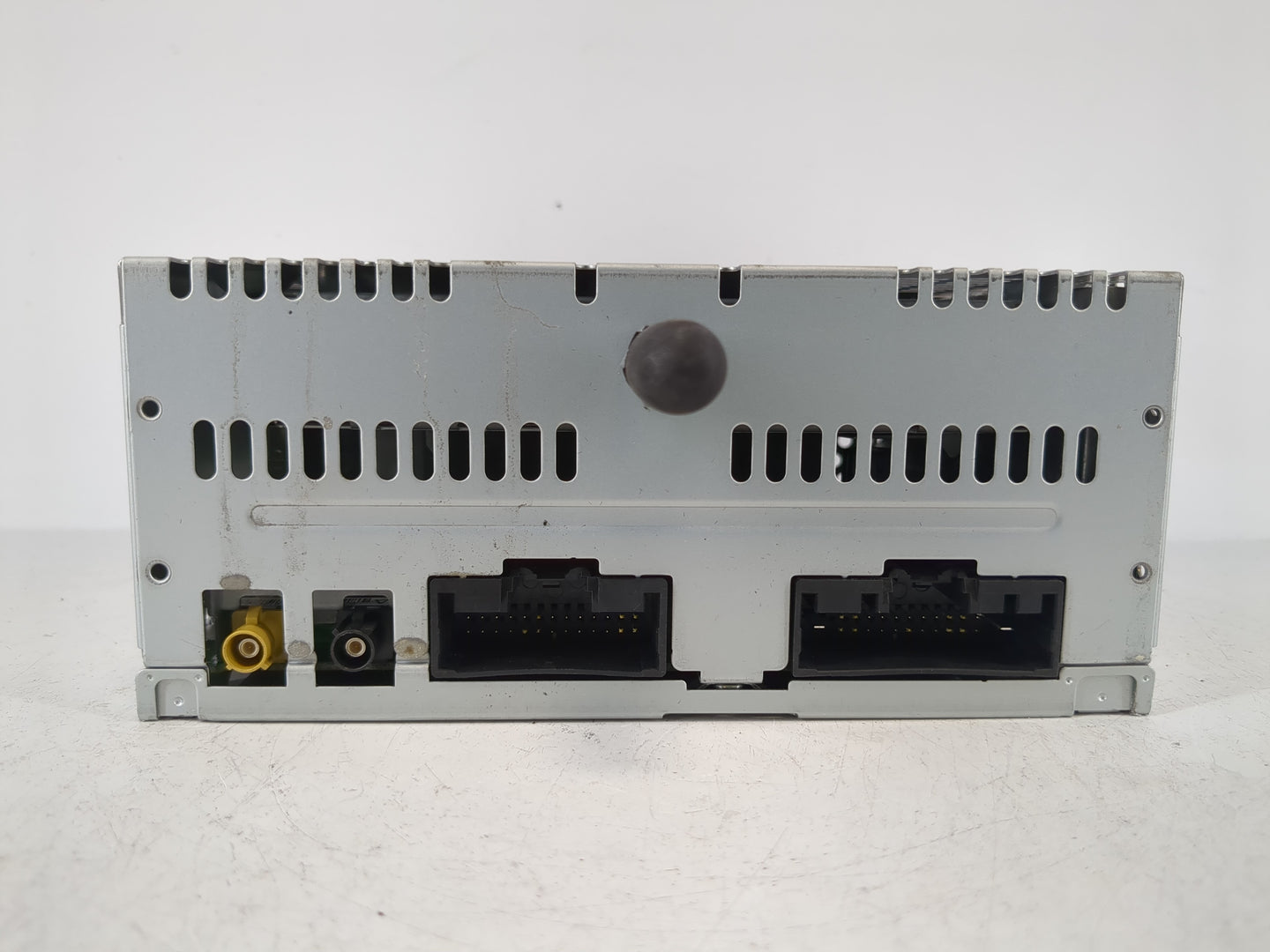 2013-2014 Ford Explorer Radio AM FM Cd Player Receiver Replacement P/N:DB5T-19C107-GD Fits Fits 2013 2014 OEM Used Auto Part