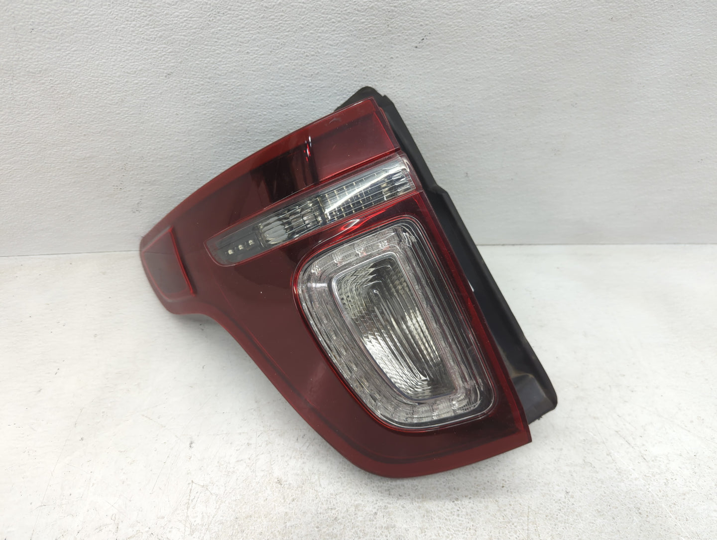 2011-2015 Ford Explorer Tail Light Assembly Driver Left OEM P/N:BB5X-13441-A Fits Fits 2011 2012 2013 2014 2015 OEM Used Aut