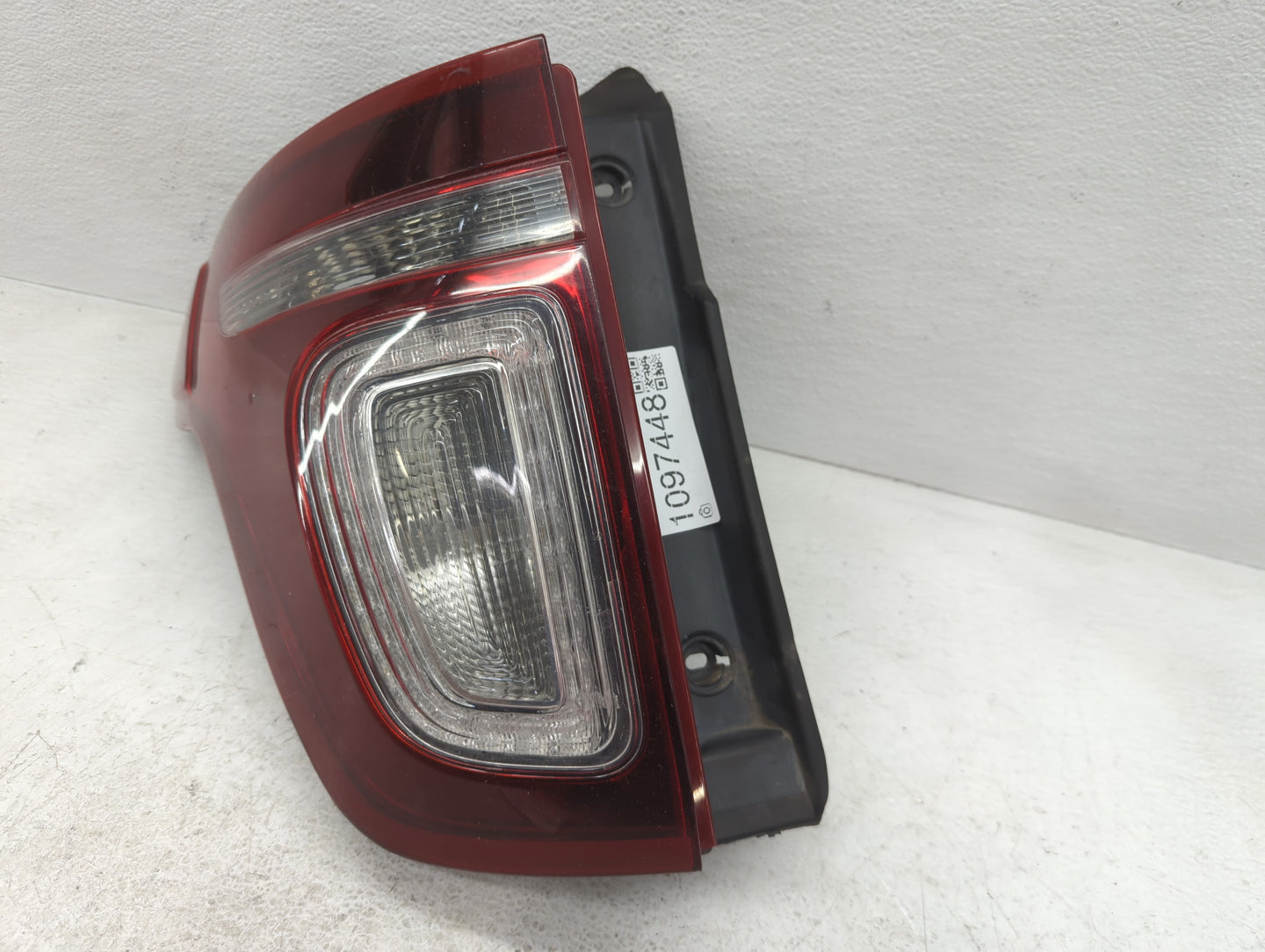 2011-2015 Ford Explorer Tail Light Assembly Driver Left OEM P/N:BB5X-13441-A Fits Fits 2011 2012 2013 2014 2015 OEM Used Aut