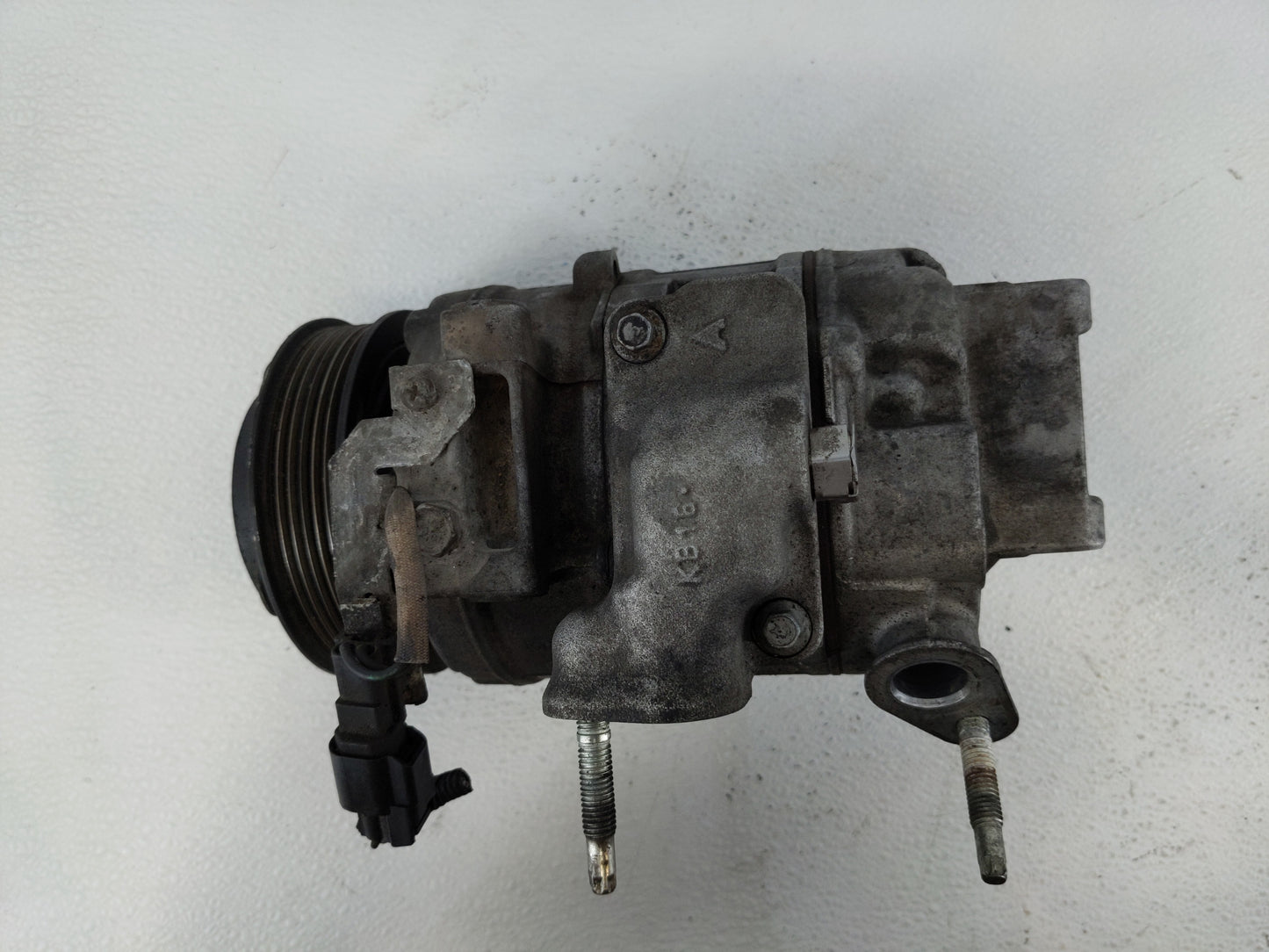 2011-2015 Ford Explorer Air Conditioning A/c Ac Compressor Oem - Oemusedautoparts1.com