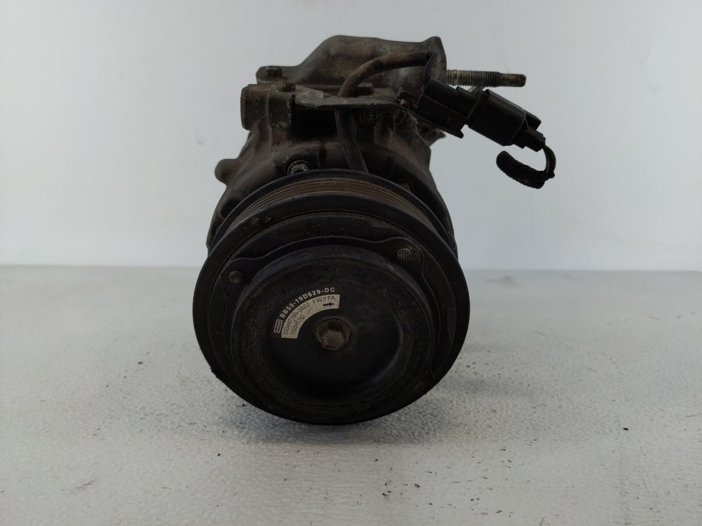2011-2015 Ford Explorer Air Conditioning A/c Ac Compressor Oem - Oemusedautoparts1.com