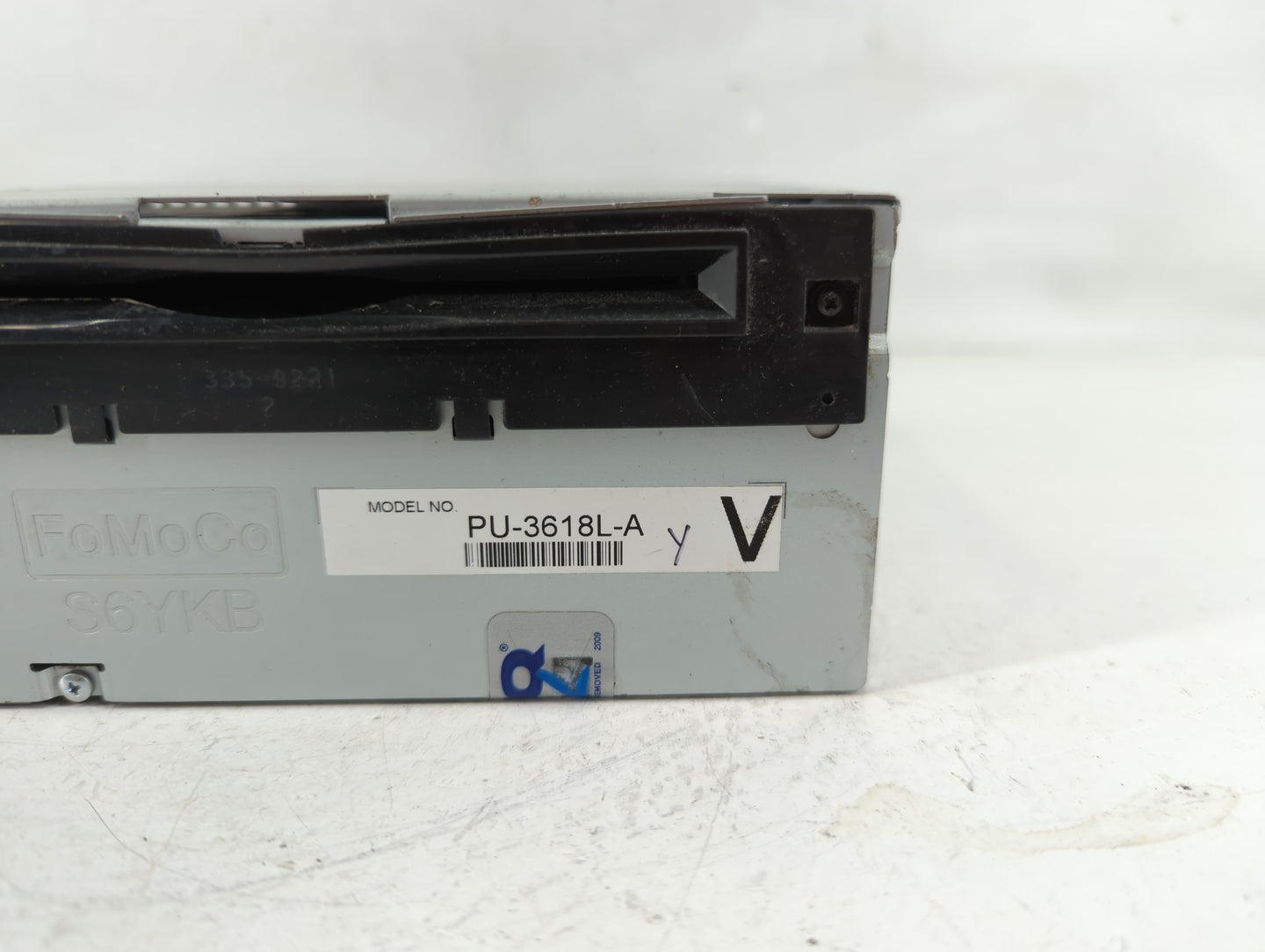 2013 Ford Explorer Radio AM FM Cd Player Receiver Replacement P/N:DB5T-19C107-GC Fits OEM Used Auto Parts - Oemusedautoparts
