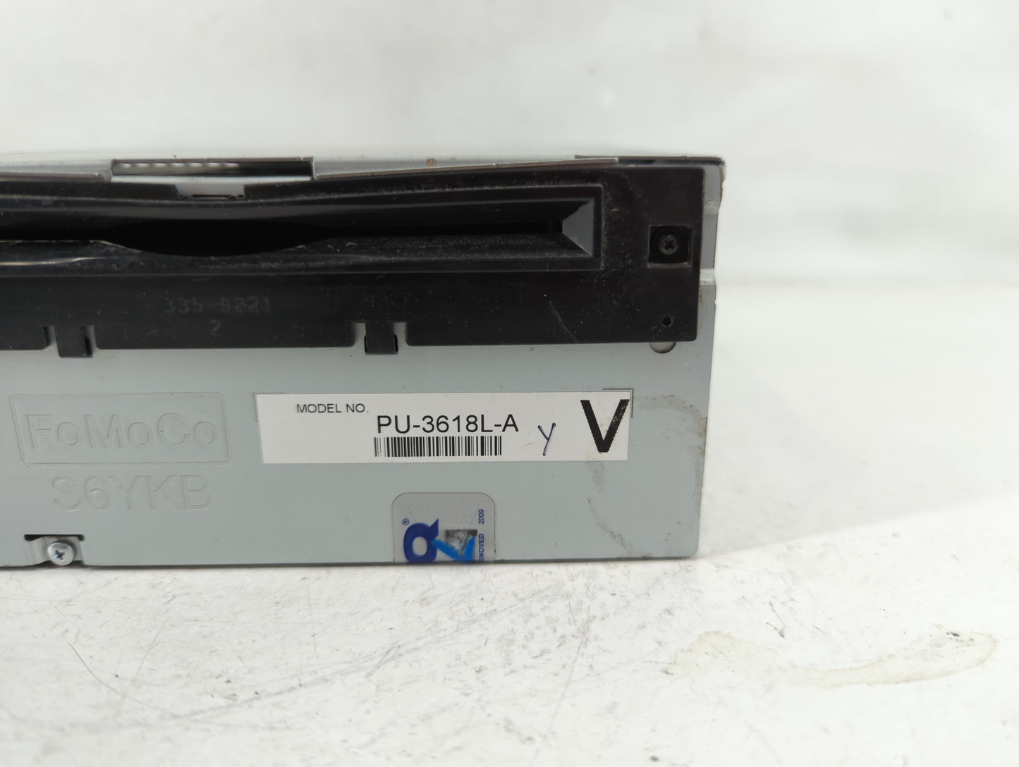 2013 Ford Explorer Radio AM FM Cd Player Receiver Replacement P/N:DB5T-19C107-GC Fits OEM Used Auto Parts - Oemusedautoparts