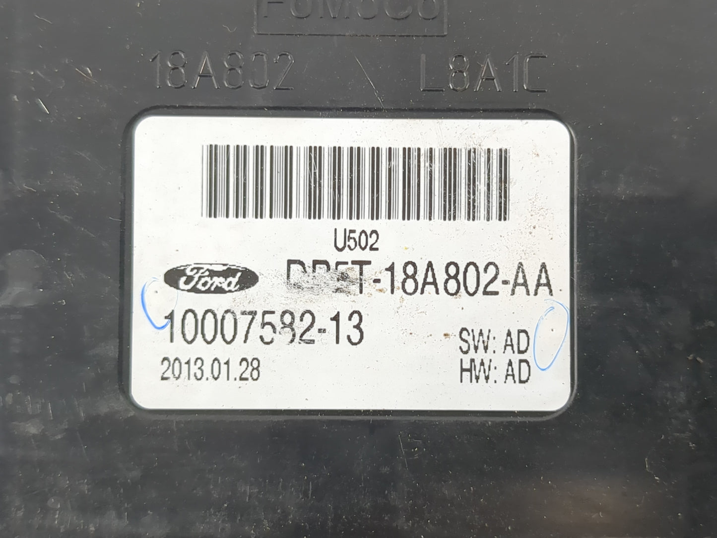 2013 Ford Explorer Radio AM FM Cd Player Receiver Replacement P/N:DB5T-18A802-AA Fits OEM Used Auto Parts - Oemusedautoparts