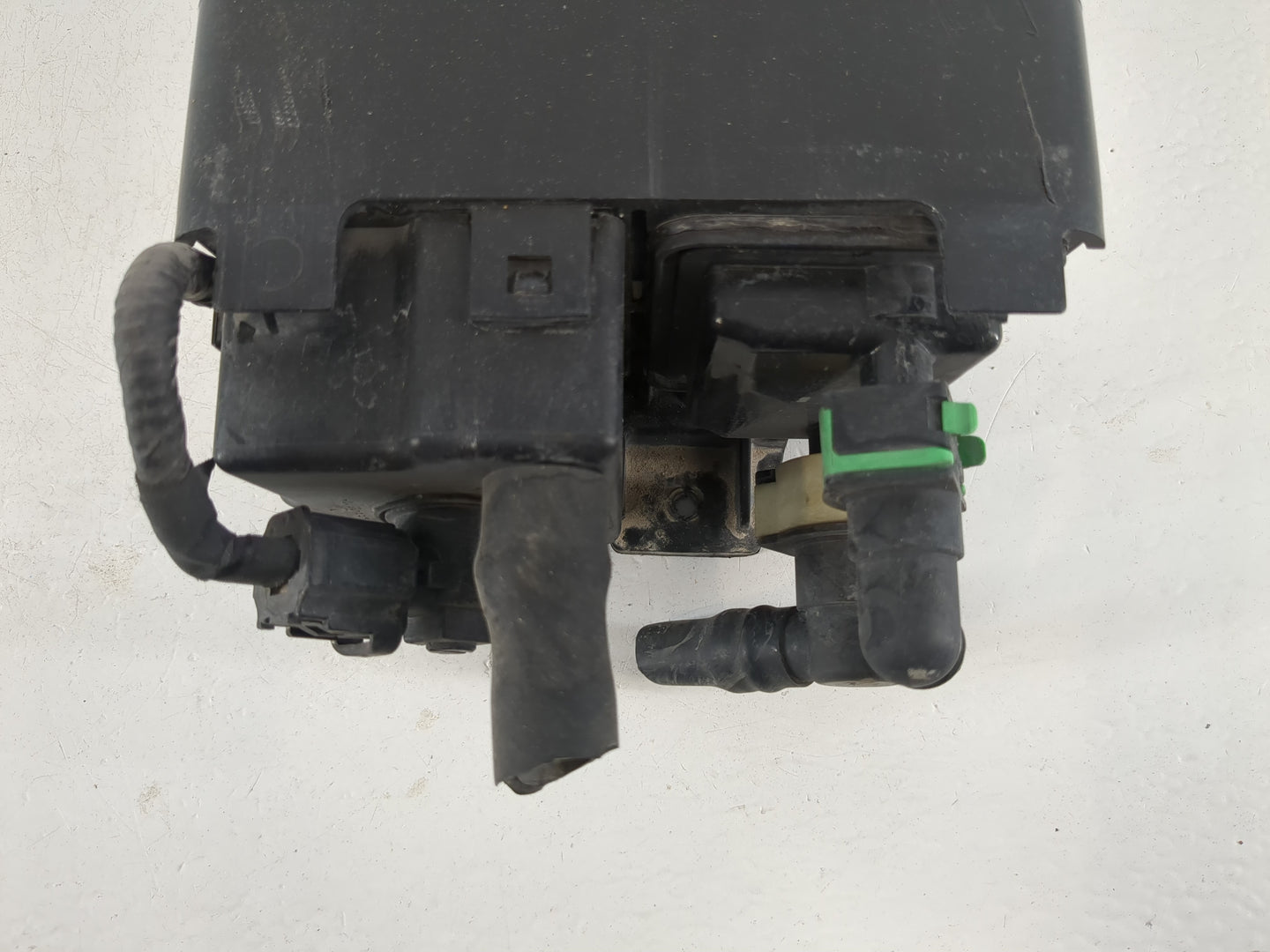 2013 Ford Explorer Fuel Vapor Charcoal Canister - Oemusedautoparts1.com