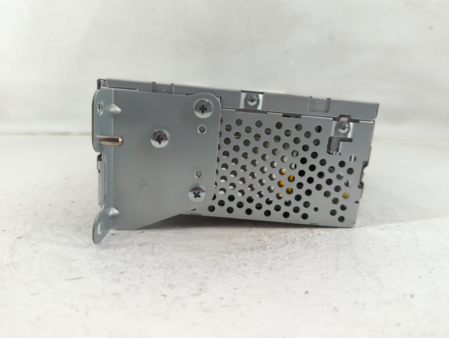 2013 Ford Explorer Radio AM FM Cd Player Receiver Replacement P/N:DB5T-19C107-DD Fits OEM Used Auto Parts - Oemusedautoparts