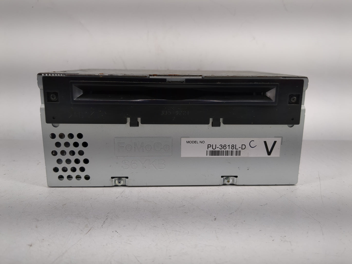 2013 Ford Explorer Radio AM FM Cd Player Receiver Replacement P/N:DB5T-19C107-GD Fits OEM Used Auto Parts - Oemusedautoparts