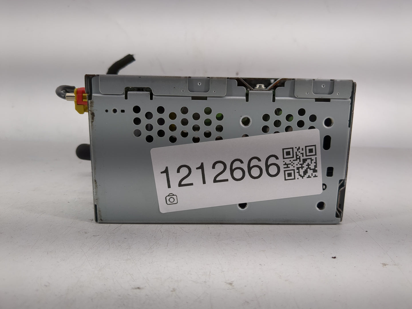 2013 Ford Explorer Radio AM FM Cd Player Receiver Replacement P/N:DB5T-19C107-GD Fits OEM Used Auto Parts - Oemusedautoparts