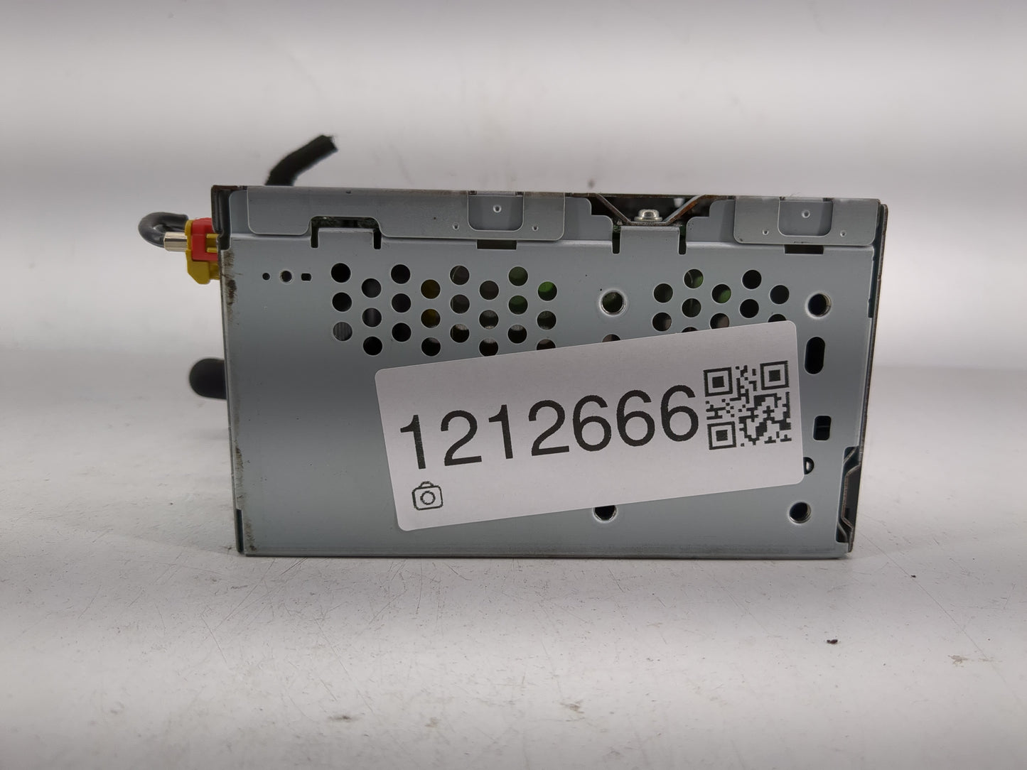 2013 Ford Explorer Radio AM FM Cd Player Receiver Replacement P/N:DB5T-19C107-GD Fits OEM Used Auto Parts - Oemusedautoparts