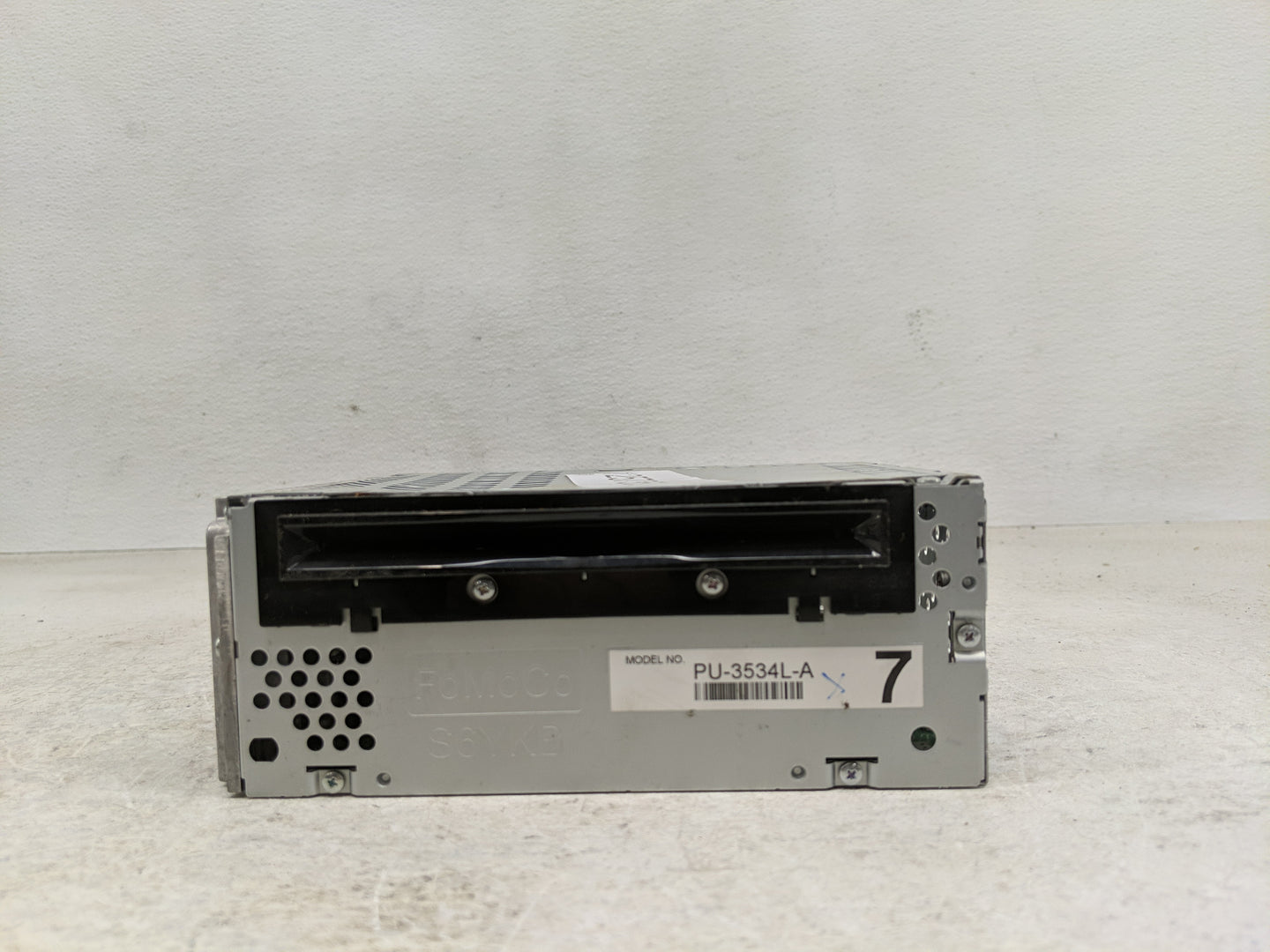 2013 Ford Explorer Radio AM FM Cd Player Receiver Replacement P/N:DB5T-19C107-DE Fits OEM Used Auto Parts - Oemusedautoparts