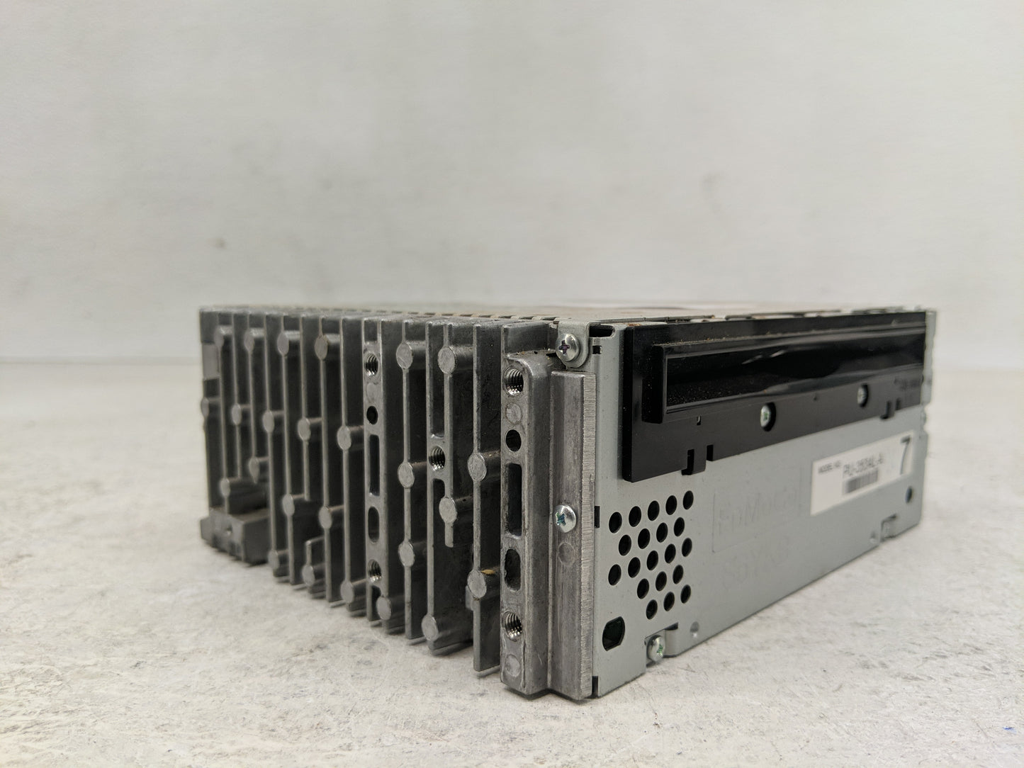 2013 Ford Explorer Radio AM FM Cd Player Receiver Replacement P/N:DB5T-19C107-DE Fits OEM Used Auto Parts - Oemusedautoparts