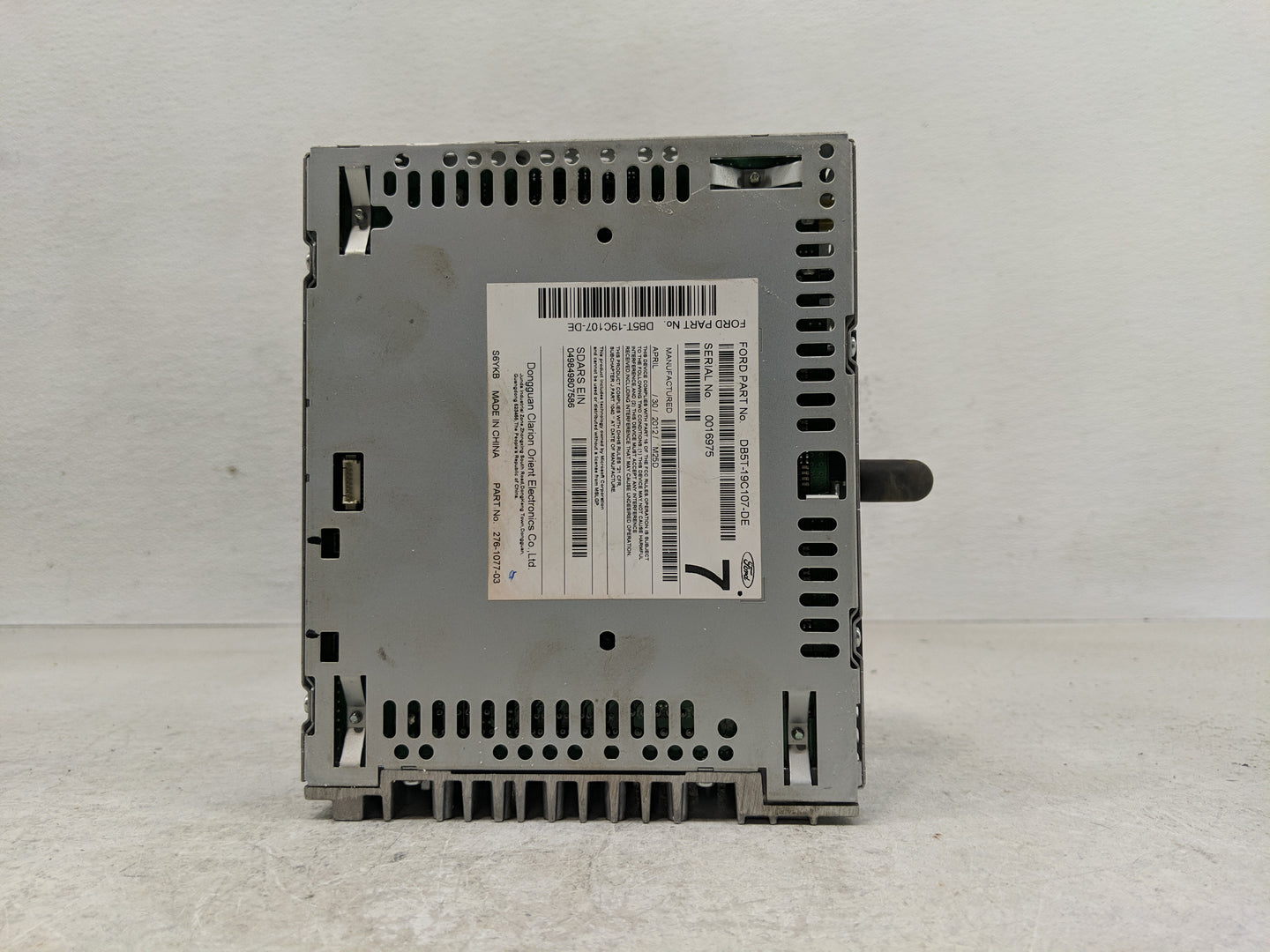 2013 Ford Explorer Radio AM FM Cd Player Receiver Replacement P/N:DB5T-19C107-DE Fits OEM Used Auto Parts - Oemusedautoparts