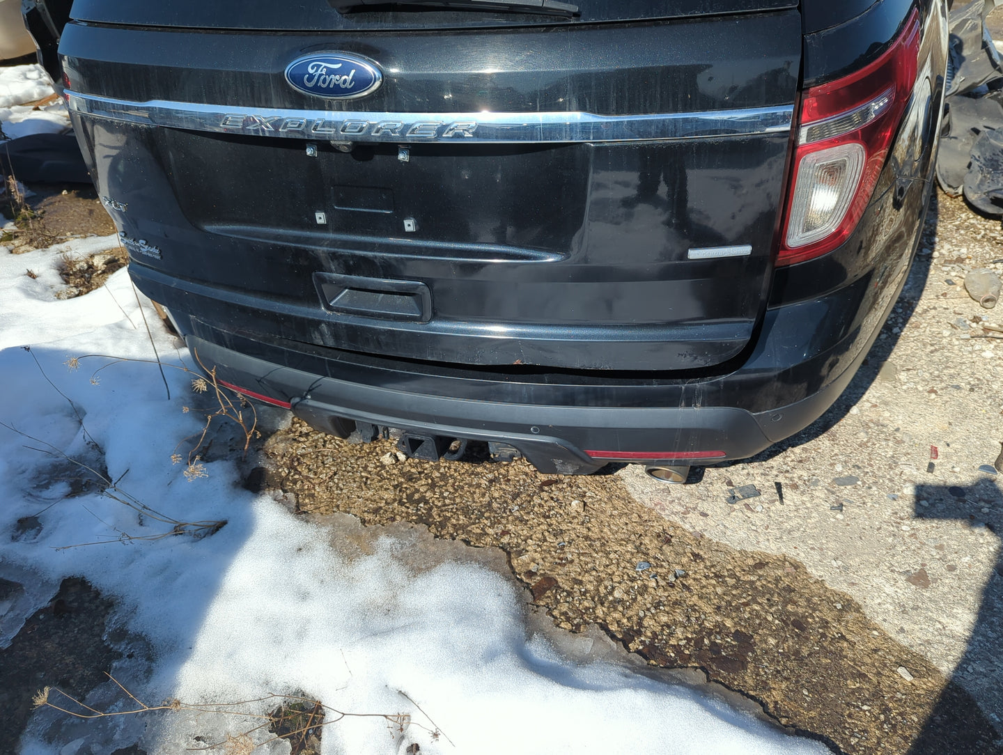 2011-2015 Ford Explorer Rear Bumper Assembly Oem 1261516 - Oemusedautoparts1.com