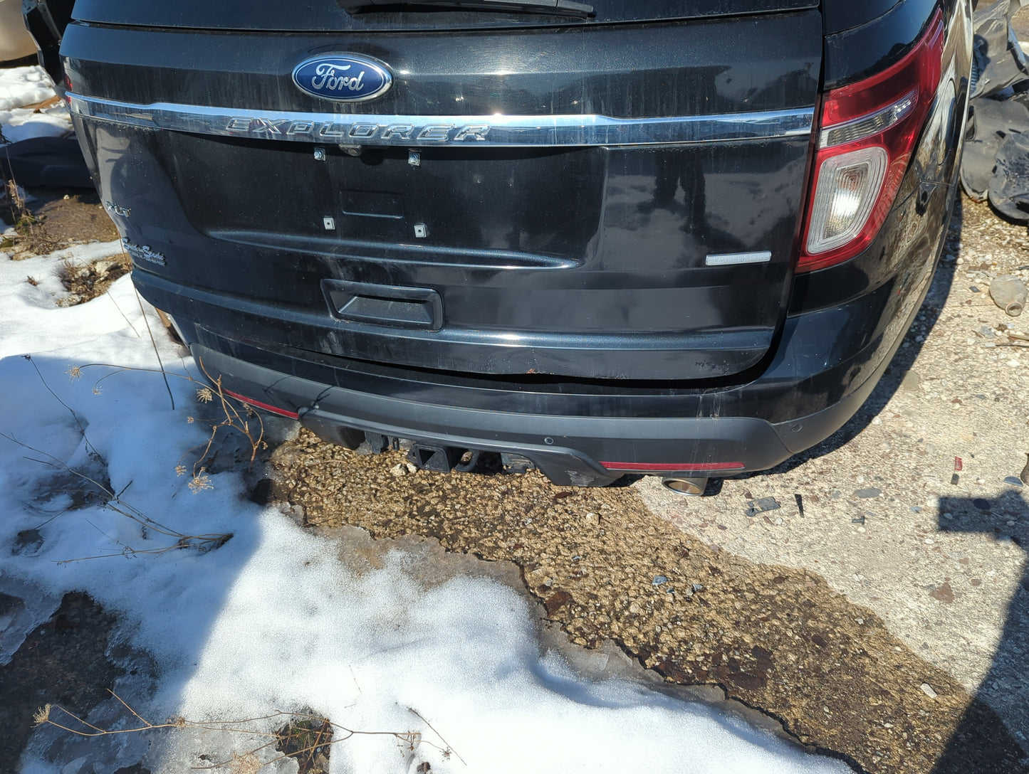 2011-2015 Ford Explorer Rear Bumper Assembly Oem 1261516 - Oemusedautoparts1.com