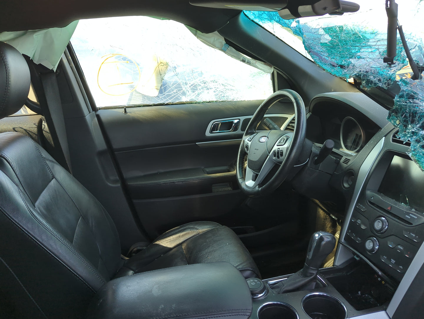 2013 Ford Explorer Front Left Driver Interior Door Panel Trim - Oemusedautoparts1.com