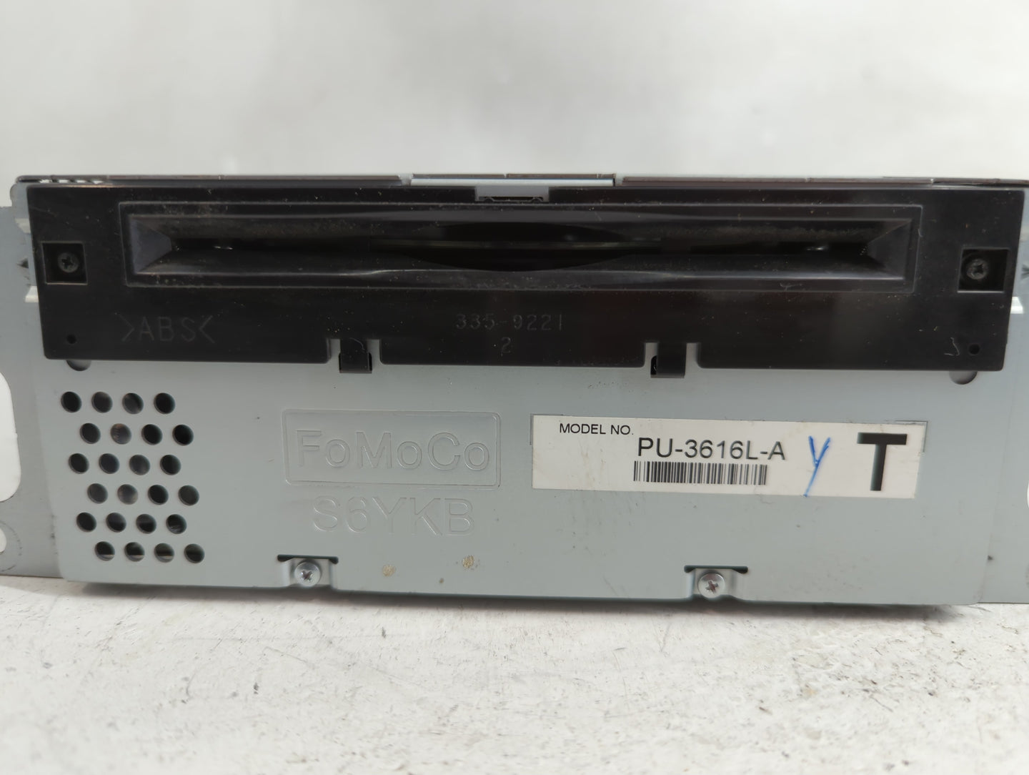 2013-2014 Ford Explorer Radio AM FM Cd Player Receiver Replacement P/N:DB5T-19C107-EC Fits Fits 2013 2014 OEM Used Auto Part