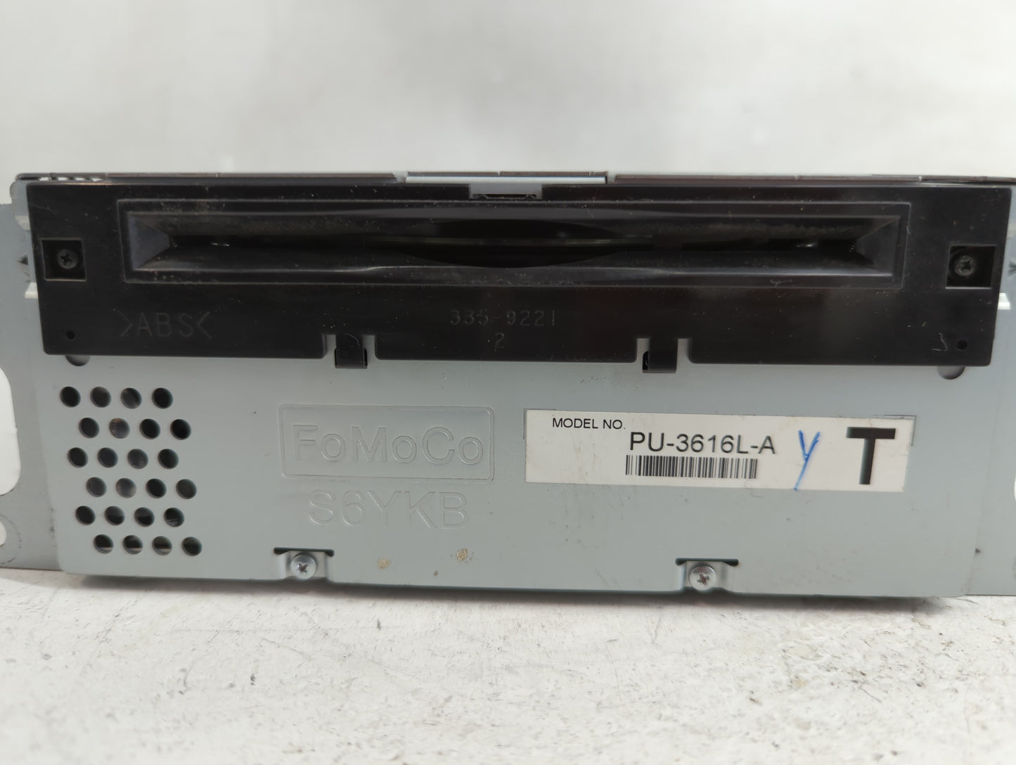 2013-2014 Ford Explorer Radio AM FM Cd Player Receiver Replacement P/N:DB5T-19C107-EC Fits Fits 2013 2014 OEM Used Auto Part