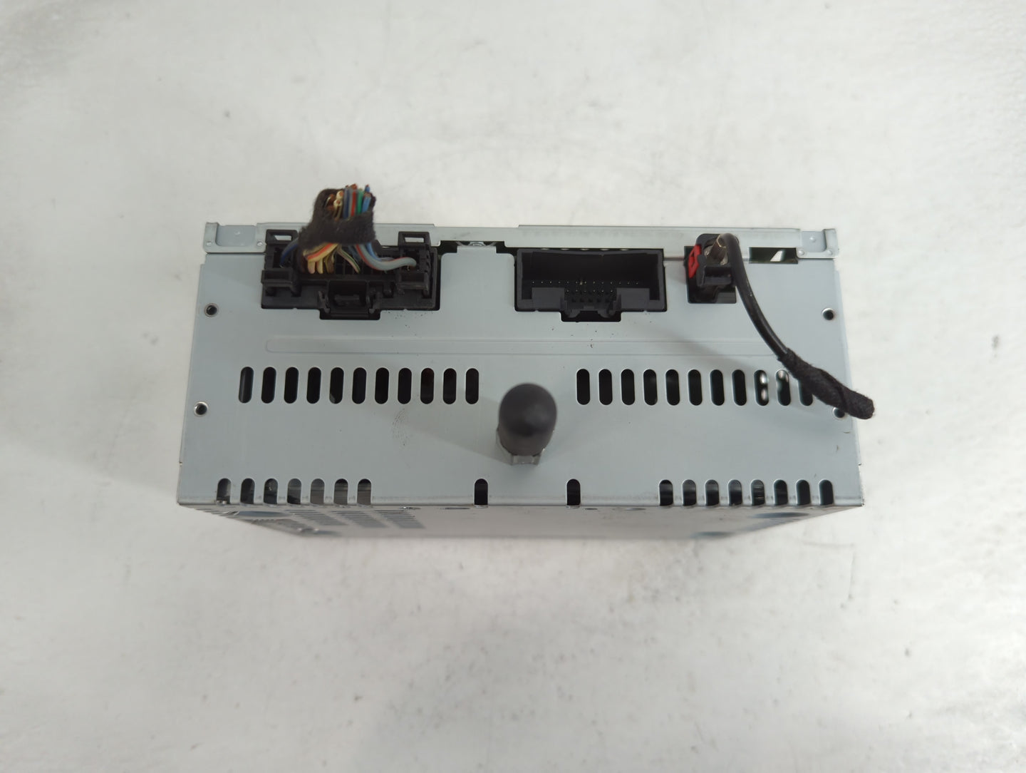2013-2014 Ford Explorer Radio AM FM Cd Player Receiver Replacement P/N:DB5T-19C107-EC Fits Fits 2013 2014 OEM Used Auto Part
