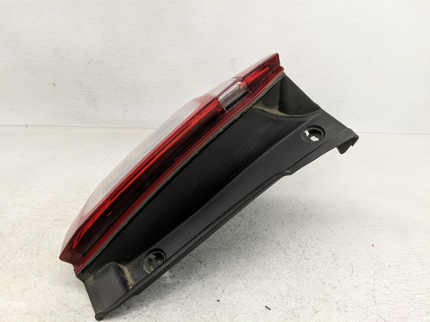 2011-2015 Ford Explorer Tail Light Assembly Driver Left OEM P/N:DB5J-13B505-D Fits Fits 2011 2012 2013 2014 2015 OEM Used Au