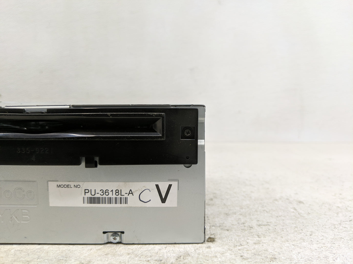 2013 Ford Explorer Radio AM FM Cd Player Receiver Replacement P/N:DB5T-19C107-GC Fits OEM Used Auto Parts - Oemusedautoparts